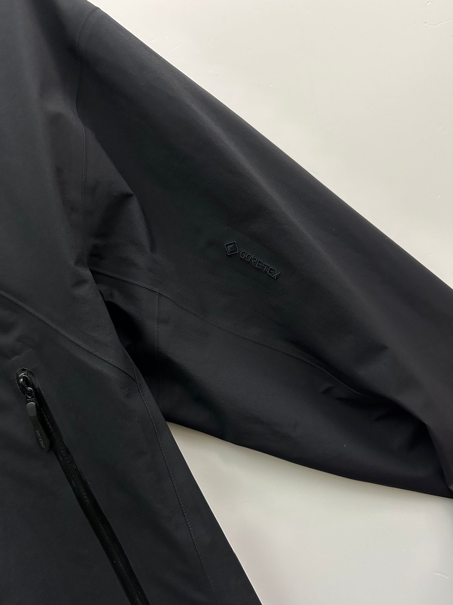 Arc’teryx Beta Jacket Black-Multi Men’s M Medium Gore-Tex