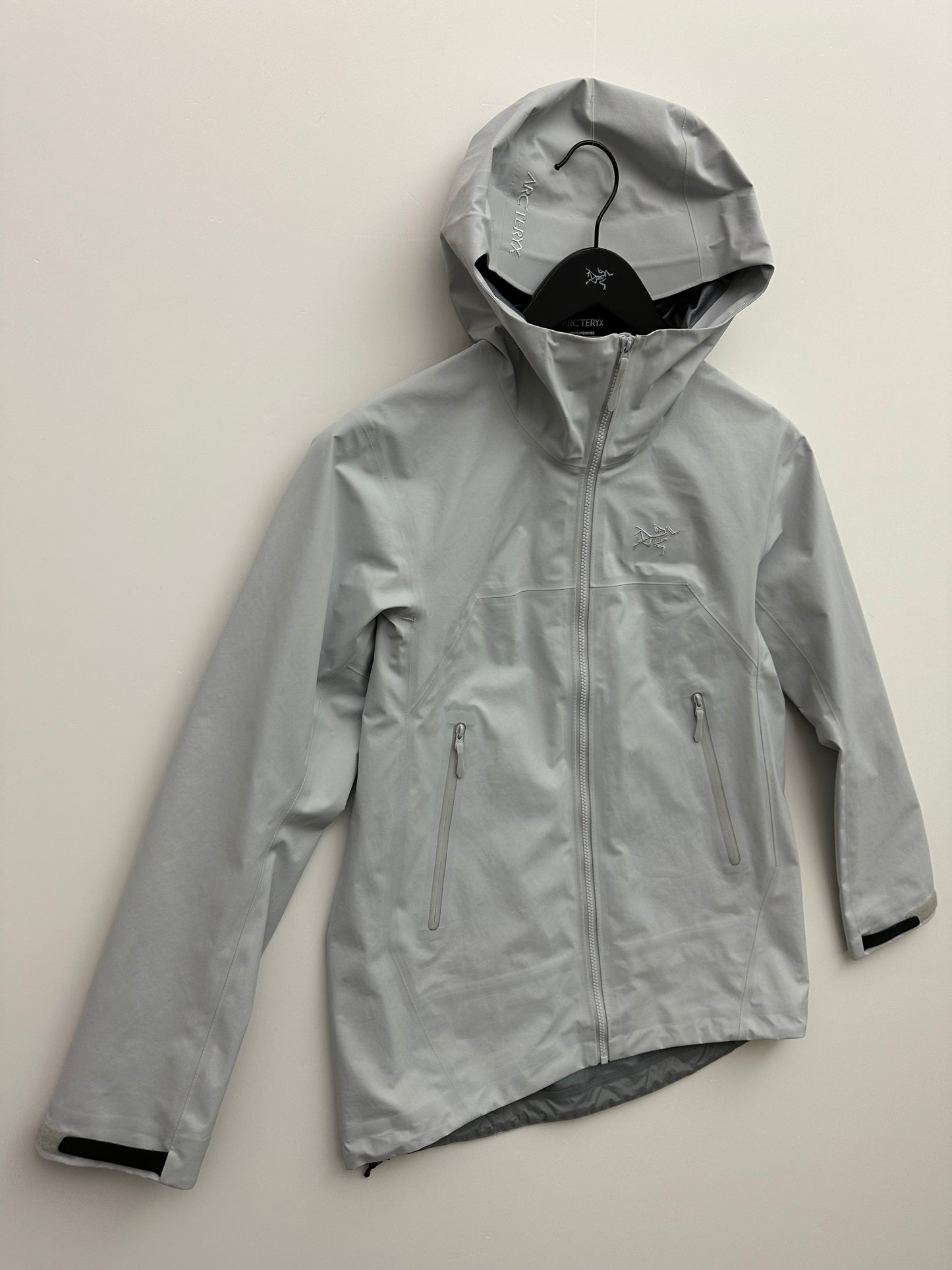 Arc’teryx Beta Jacket Grey Women’s XS Extra Small Gore-Tex RECCO