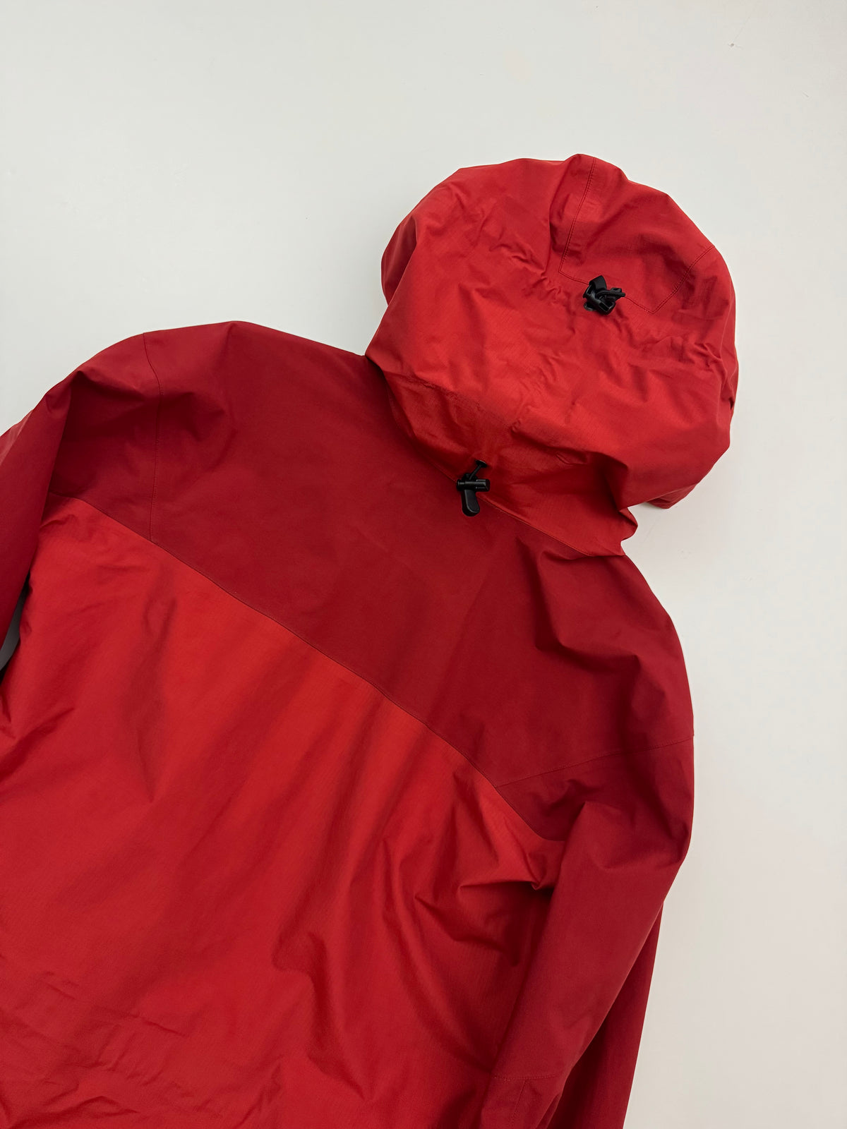 Arc'teryx Alpha SV Jacket Sangria Red Men's L Large Made In Canada Gore-Tex XCR