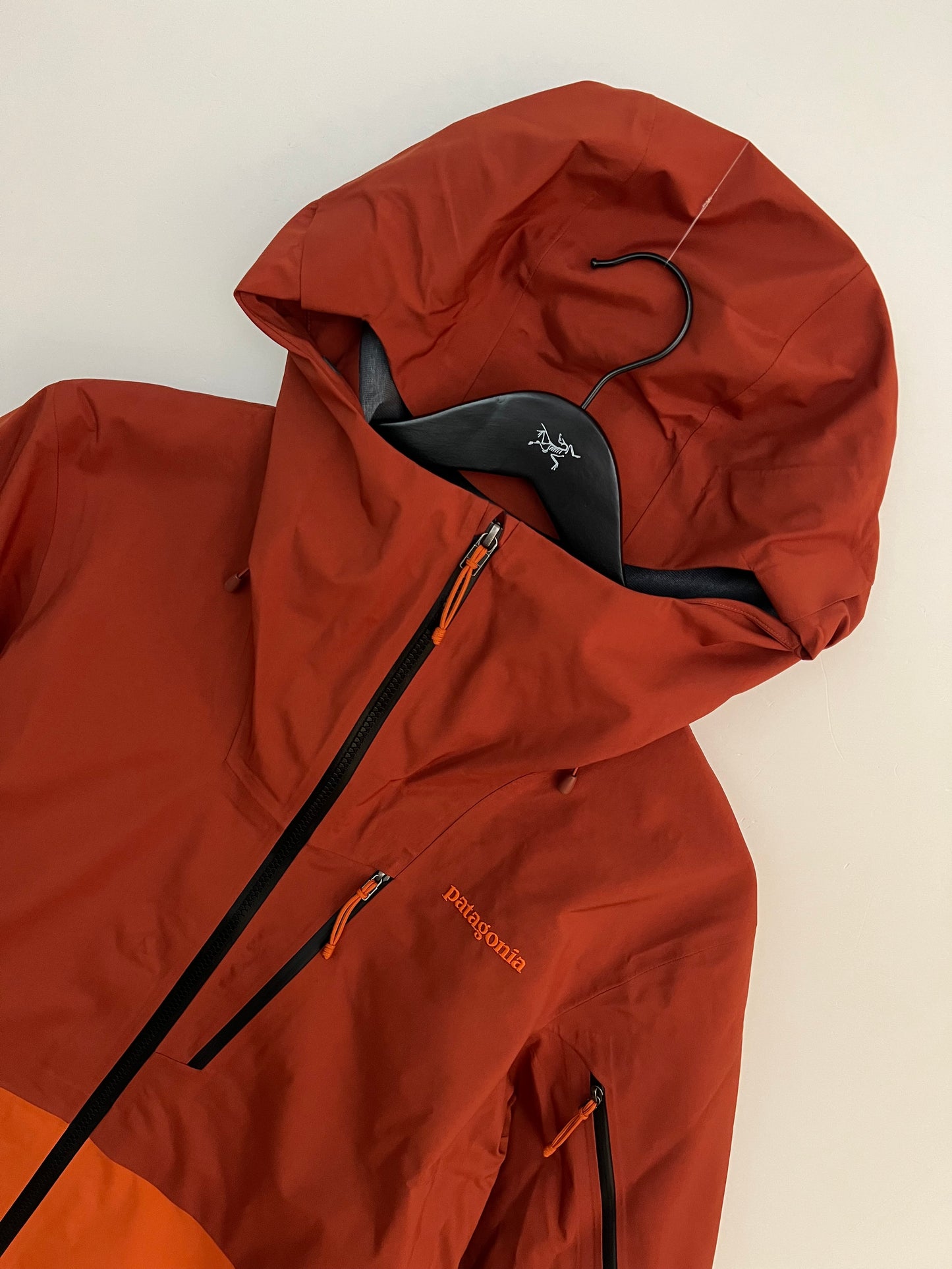Patagonia Untracked Jacket Redtail Rust Men’s S Small Gore-Tex RECCO