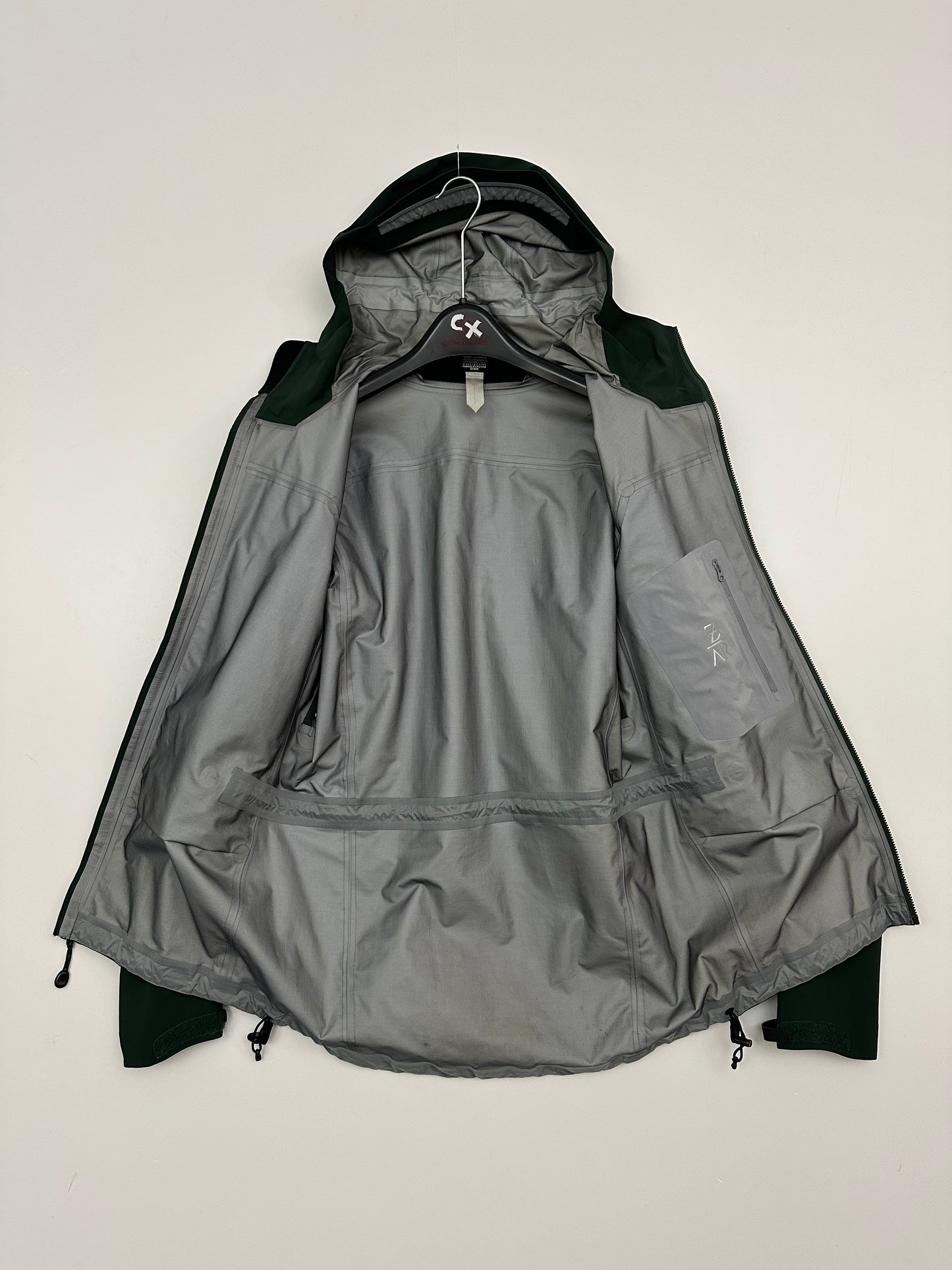 Arc’teryx Zeta AR Jacket Conifer Green Men’s S Small Gore-Tex