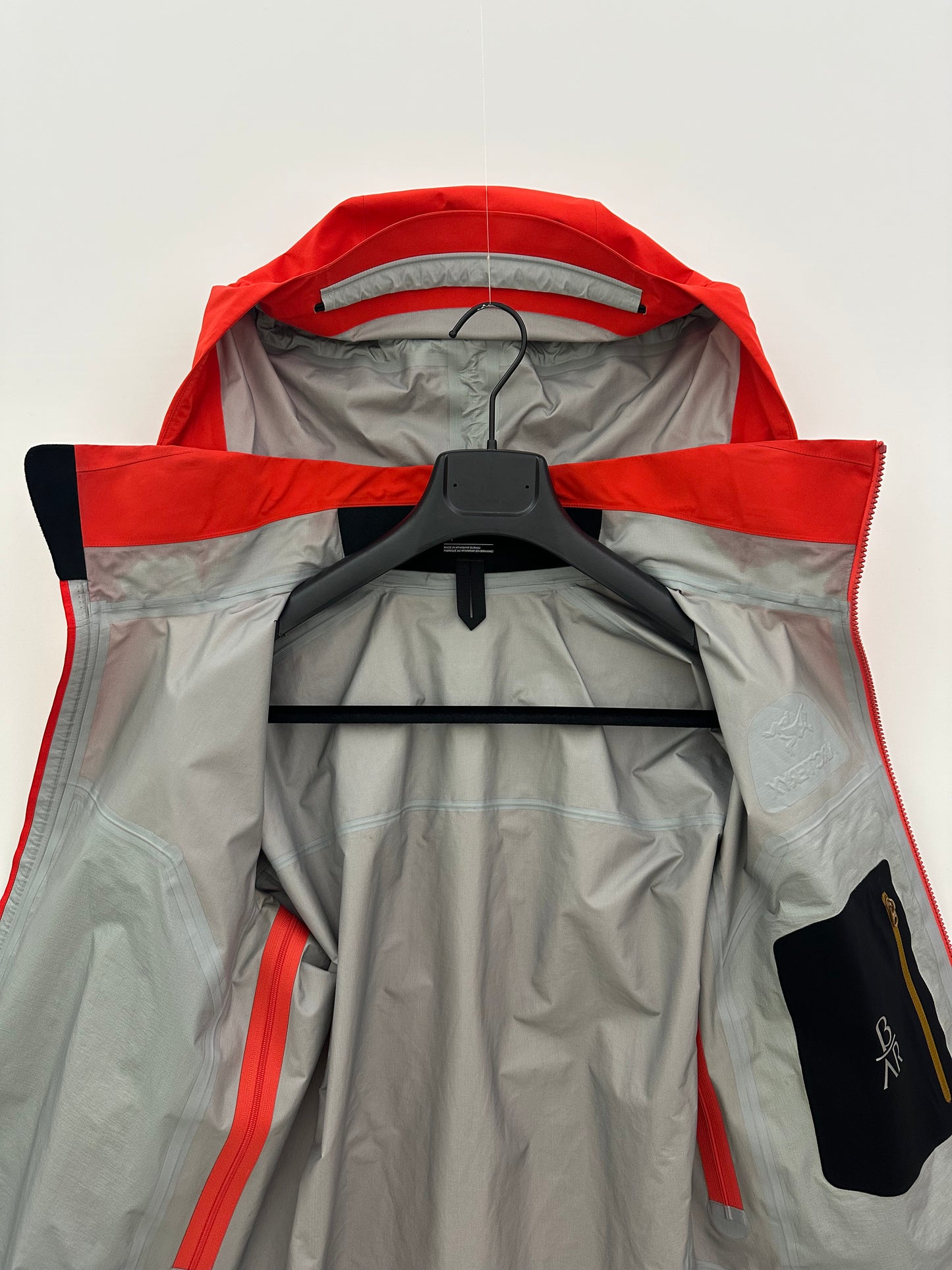 Arc’teryx Beta AR Jacket Red Men’s S Small Gore-Tex Pro RECCO