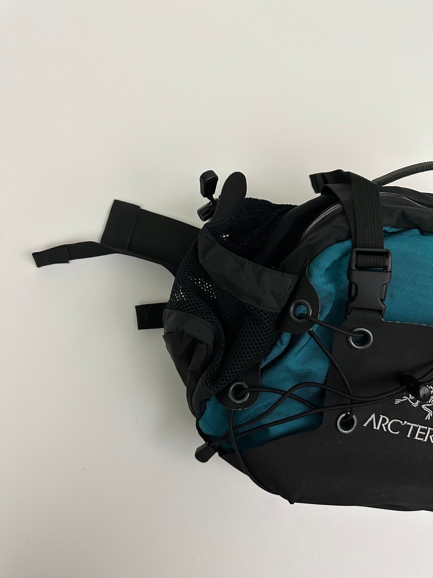 Arc'tery Q10 Lumbar Waist Pack Crossbody Bag Bluegrass Black Blue