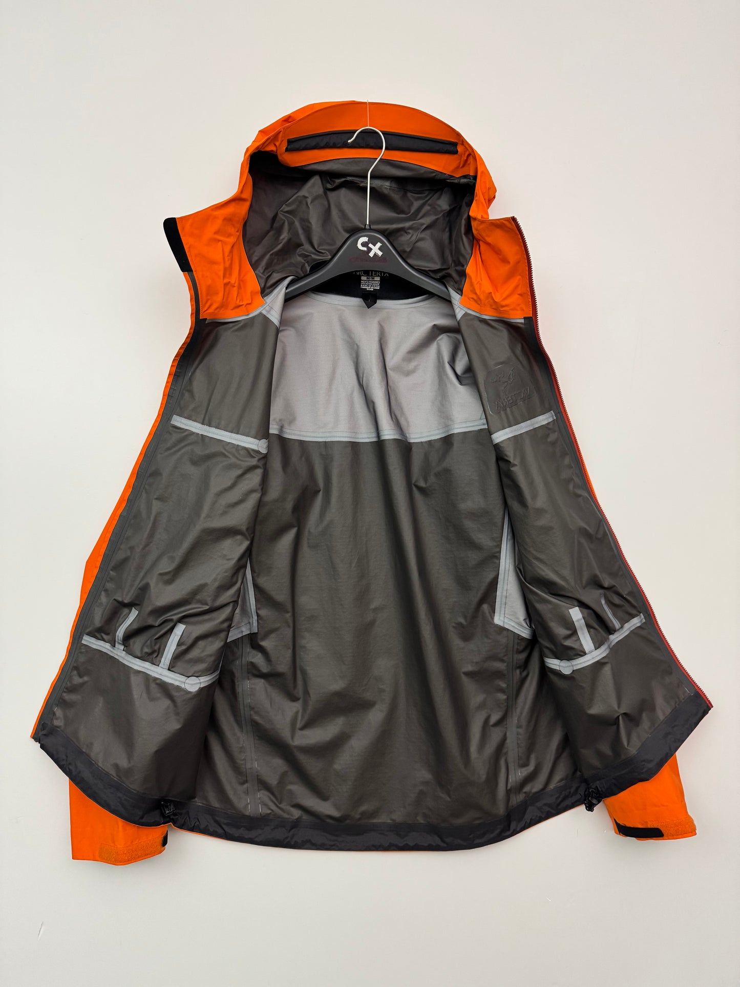 Arc’teryx Beta SL Hybrid Jacket Beacon Orange Men’s M Medium Gore-Tex