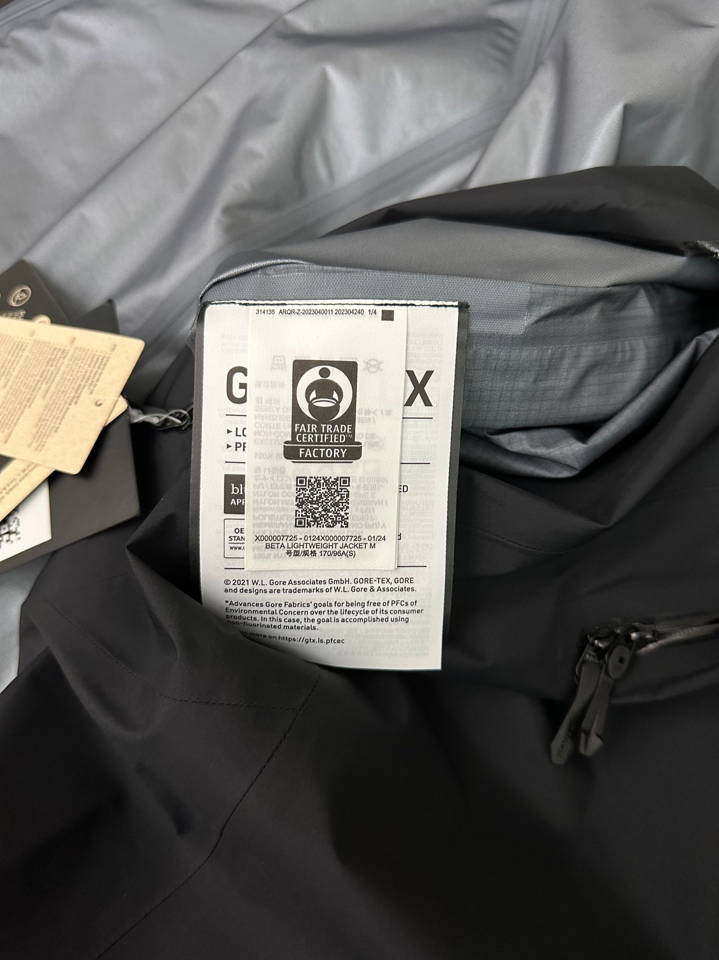 Arc’teryx Beta Lightweight Jacket Black Men’s S Small Gore-Tex RECCO