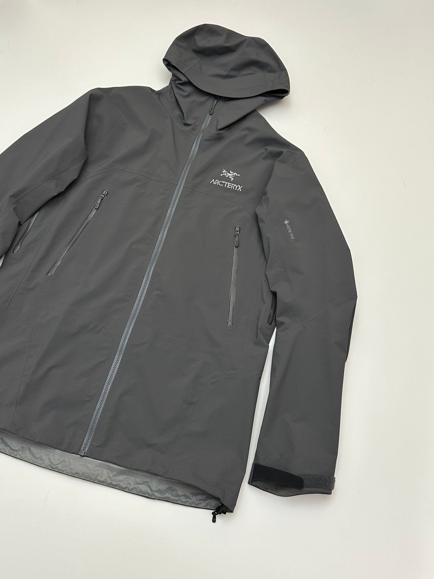 Arc’teryx Beta Long Jacket Cloud Grey Men’s M Medium Gore-Tex