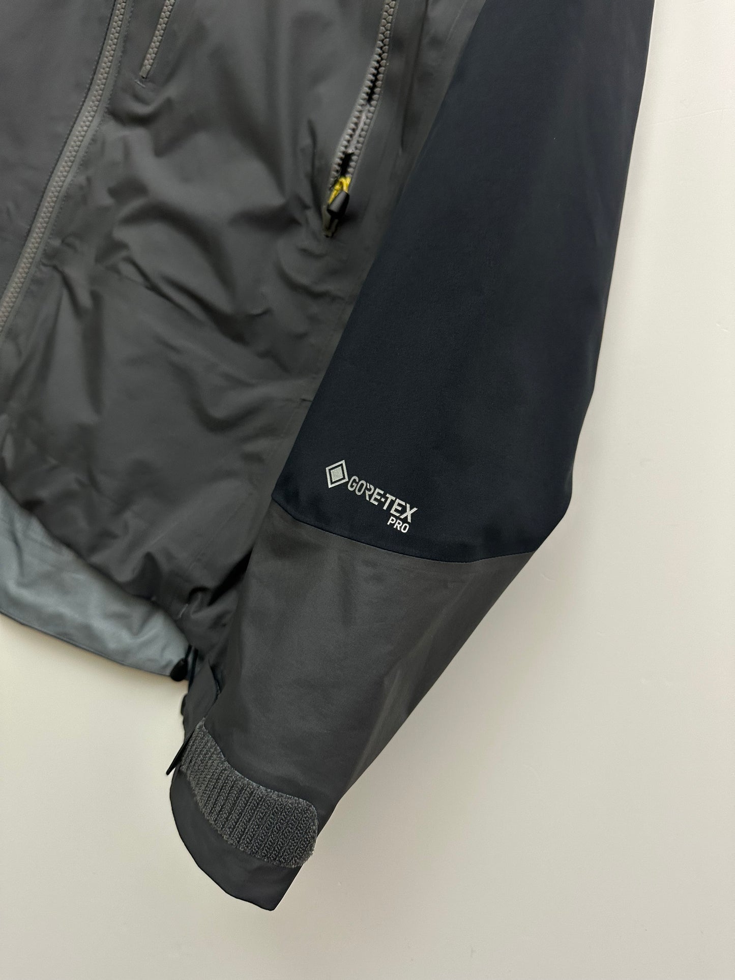Mountain Equipment Lhotse Jacket Anvil Grey / Black Men's M Gore-Tex Pro