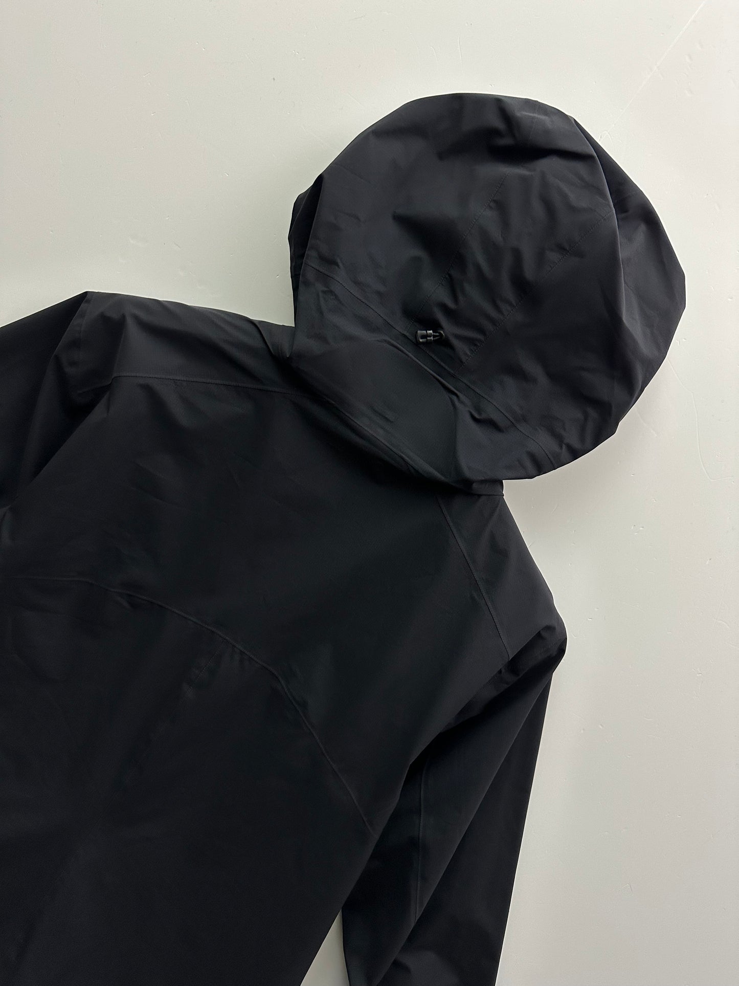 Arc’teryx Norvan LT Hoody Black Women’s M Medium Gore-Tex