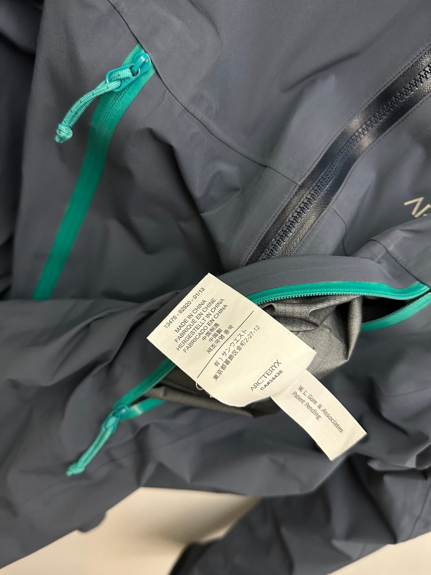 Arc’teryx Beta LT Jacket Heron Blue Women’s L Large Gore-Tex Pro
