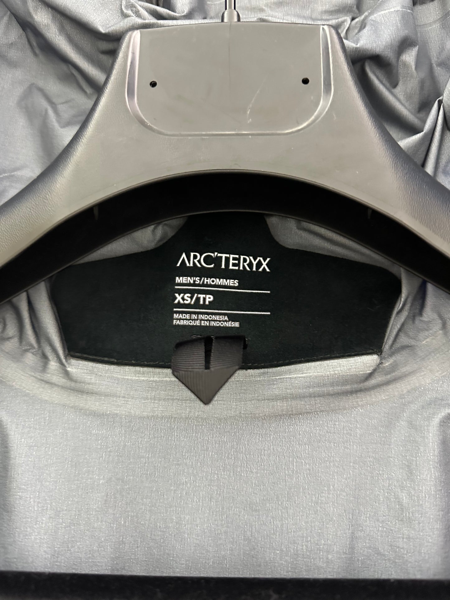 Arc’teryx Alpha Jacket Black Sapphire / Light Vitality Men’s XS Gore-Tex RECCO