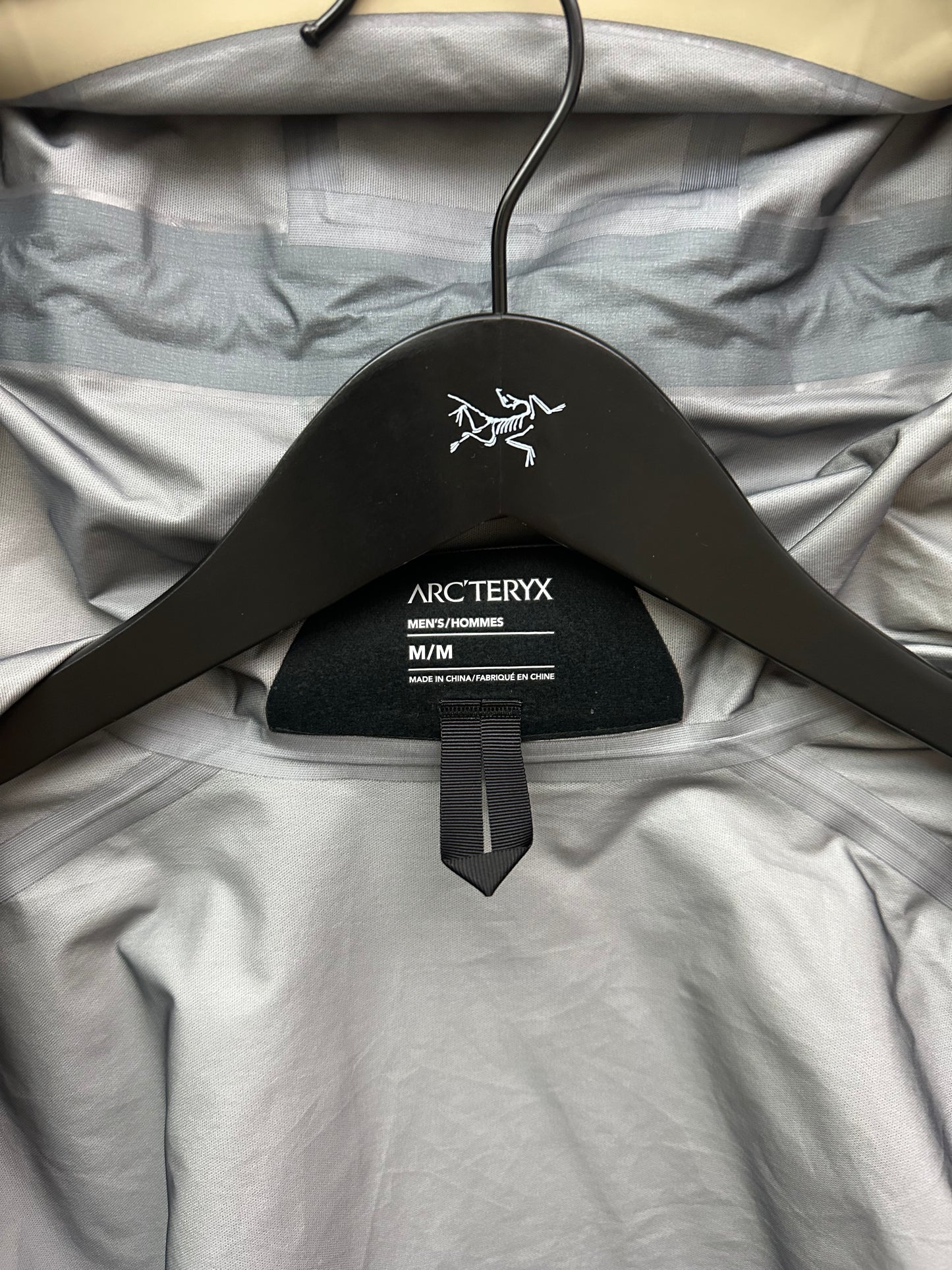 Arc’teryx Beta Jacket Wicker Men’s M Medium Gore-Tex