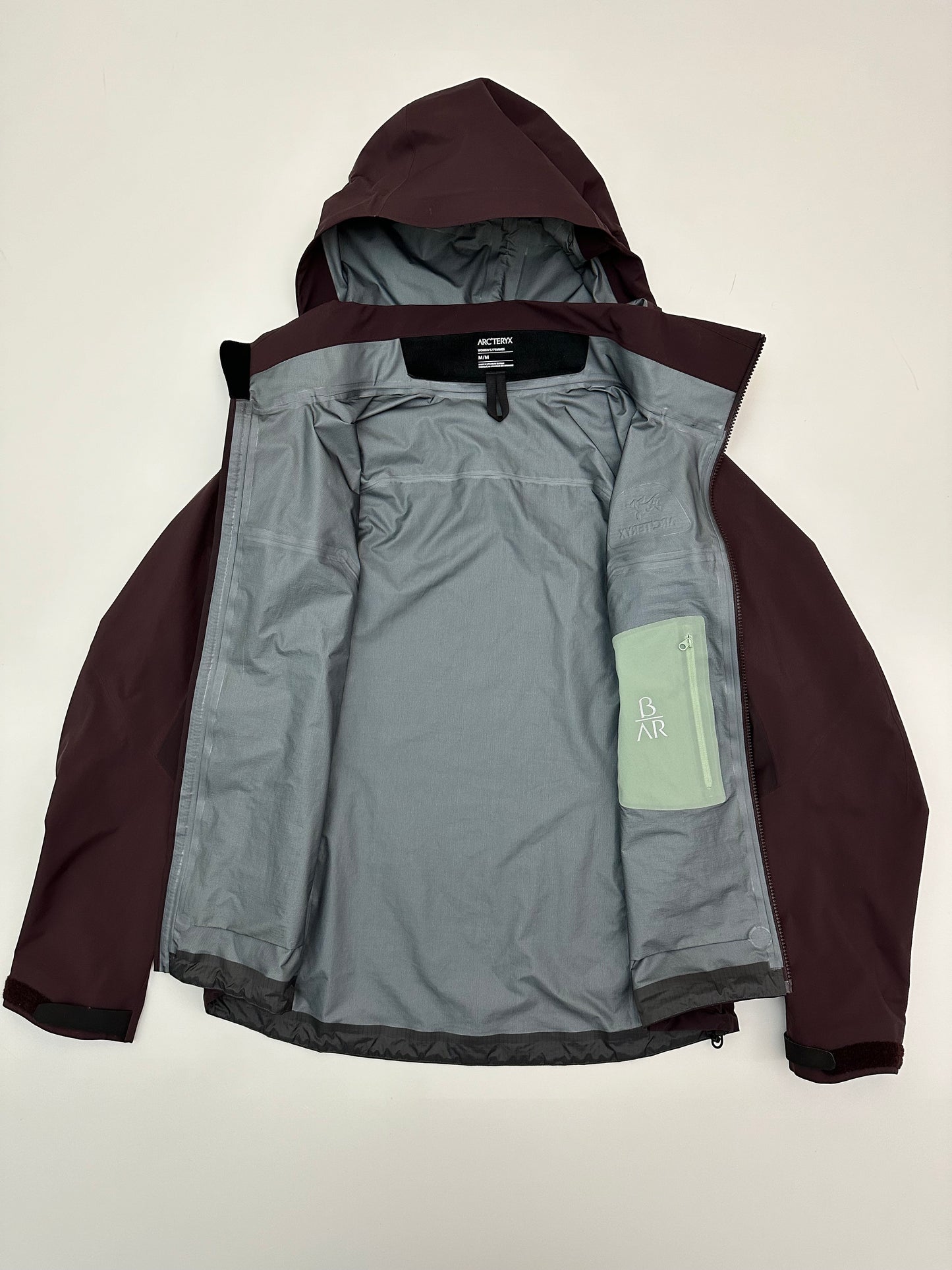 Arc'teryx Beta AR Jacket Phantasm Women's M Medium Gore-Tex Pro RECCO