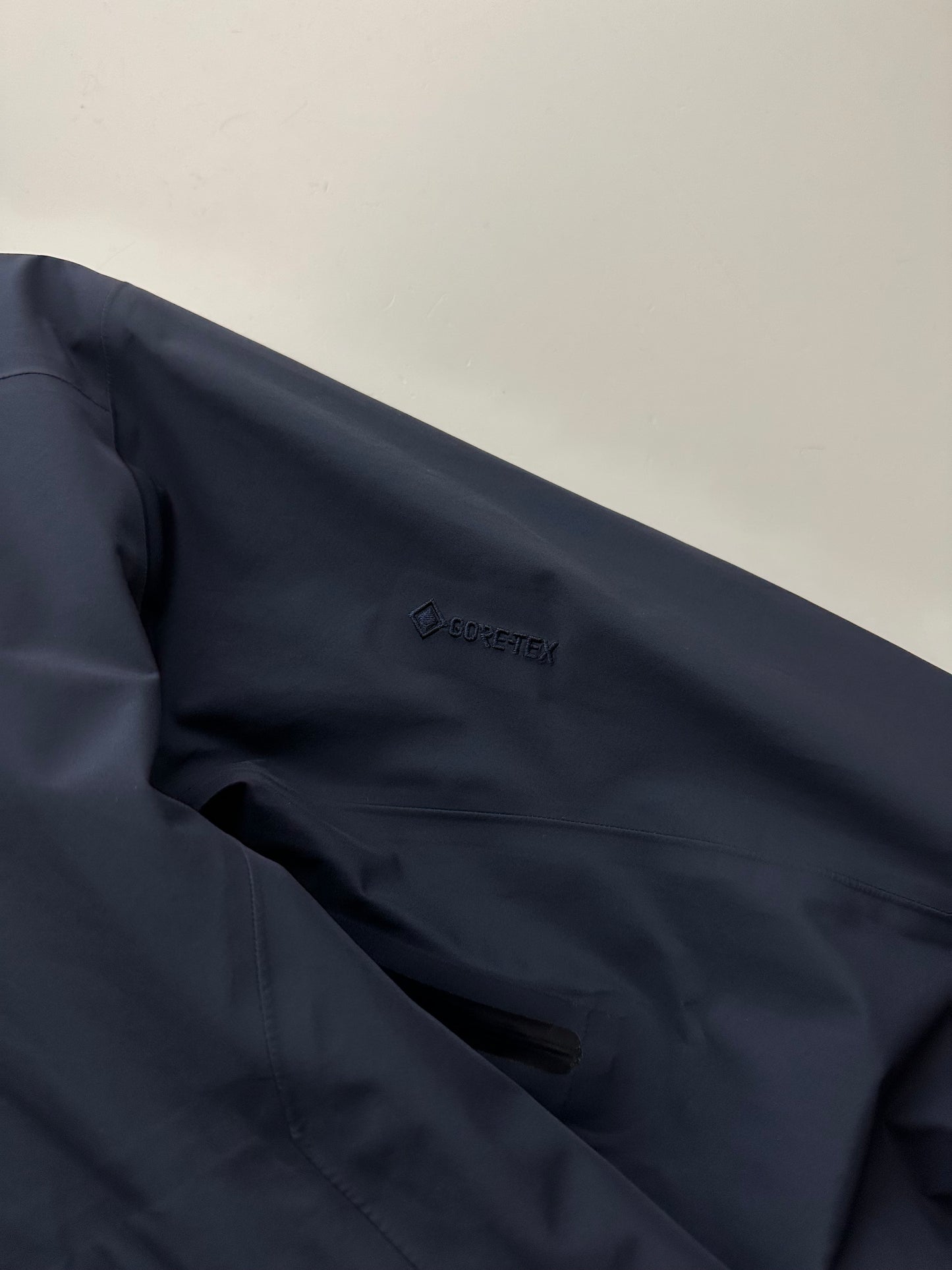 Arc’teryx Beta LT Jacket Black Sapphire Men's M Medium Gore-Tex