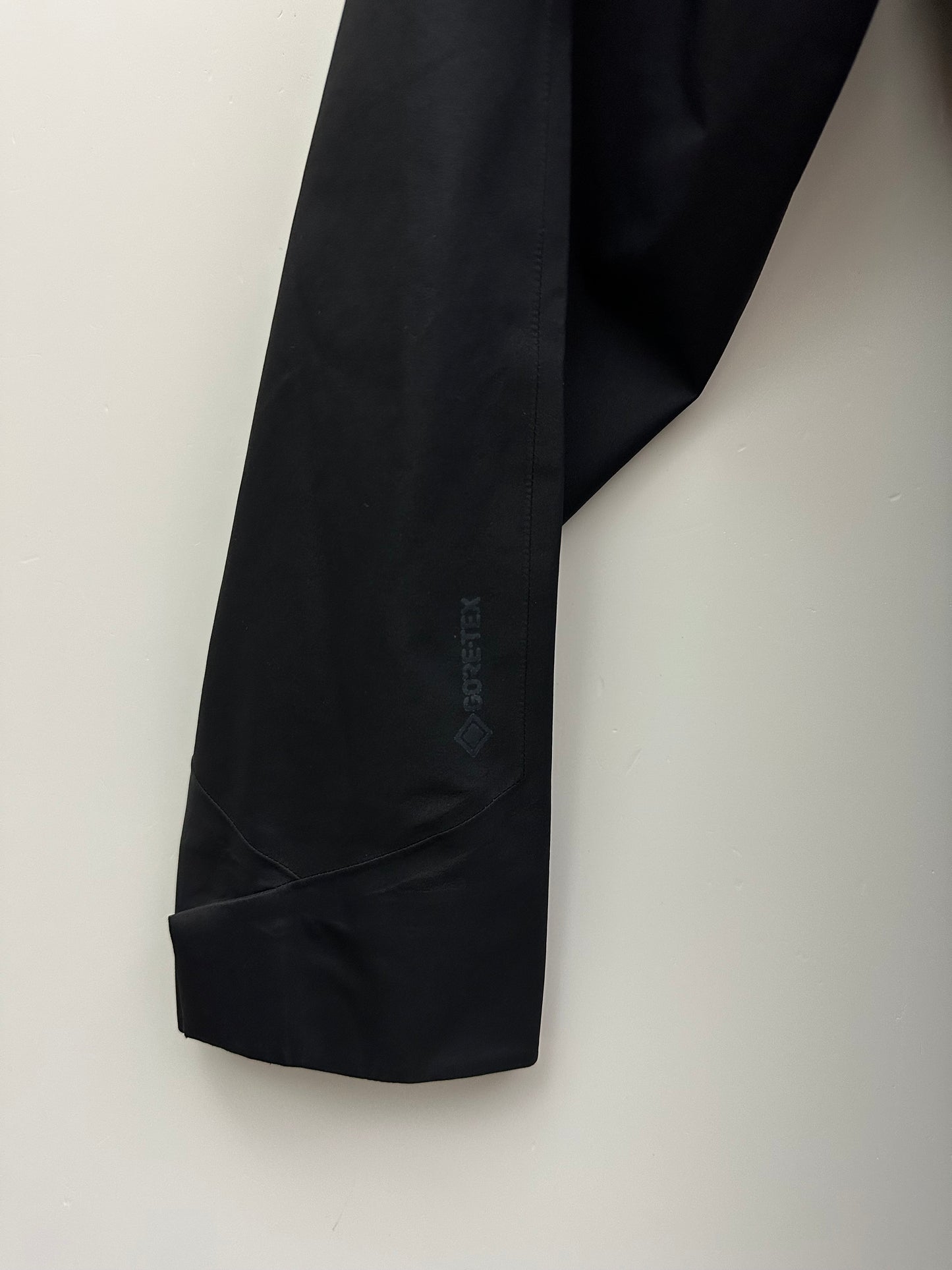 Arc’teryx Sawyer Coat Black Men’s S Small Gore-Tex