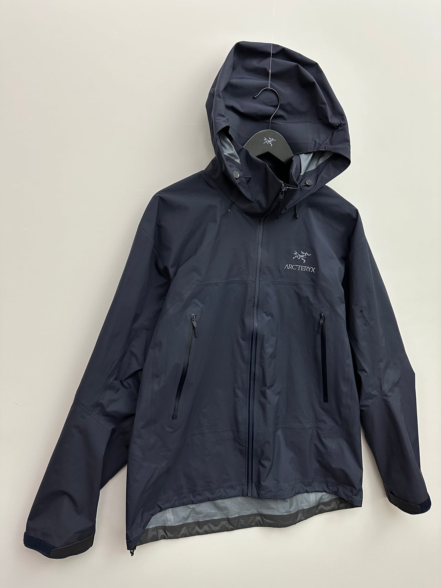 Arc’teryx Beta AR Jacket Black Sapphire Men’s XL Extra Large Gore-Tex Pro RECCO