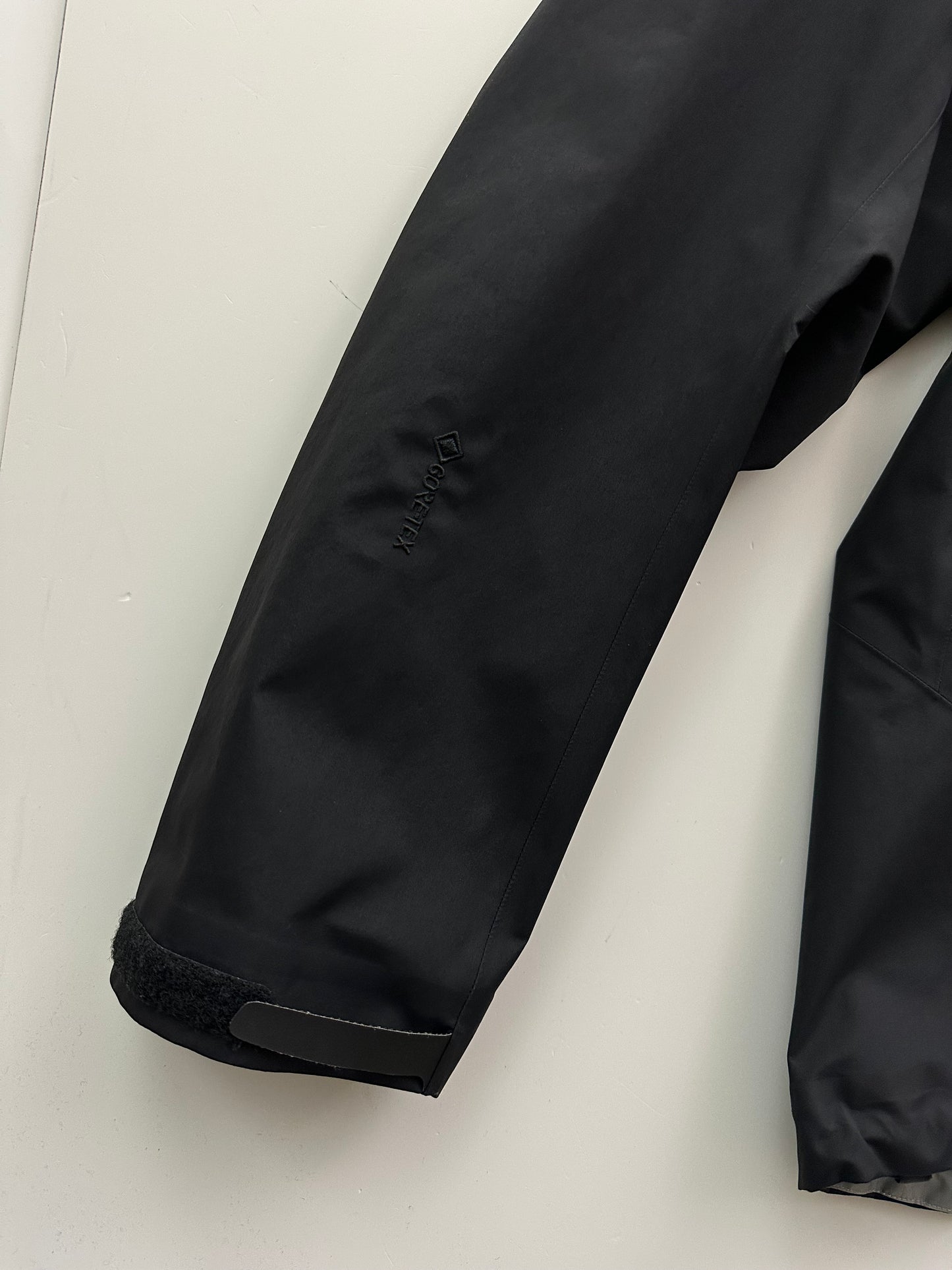 Arc’teryx Beta Jacket Black Men’s XL Extra Large Gore-Tex RECCO