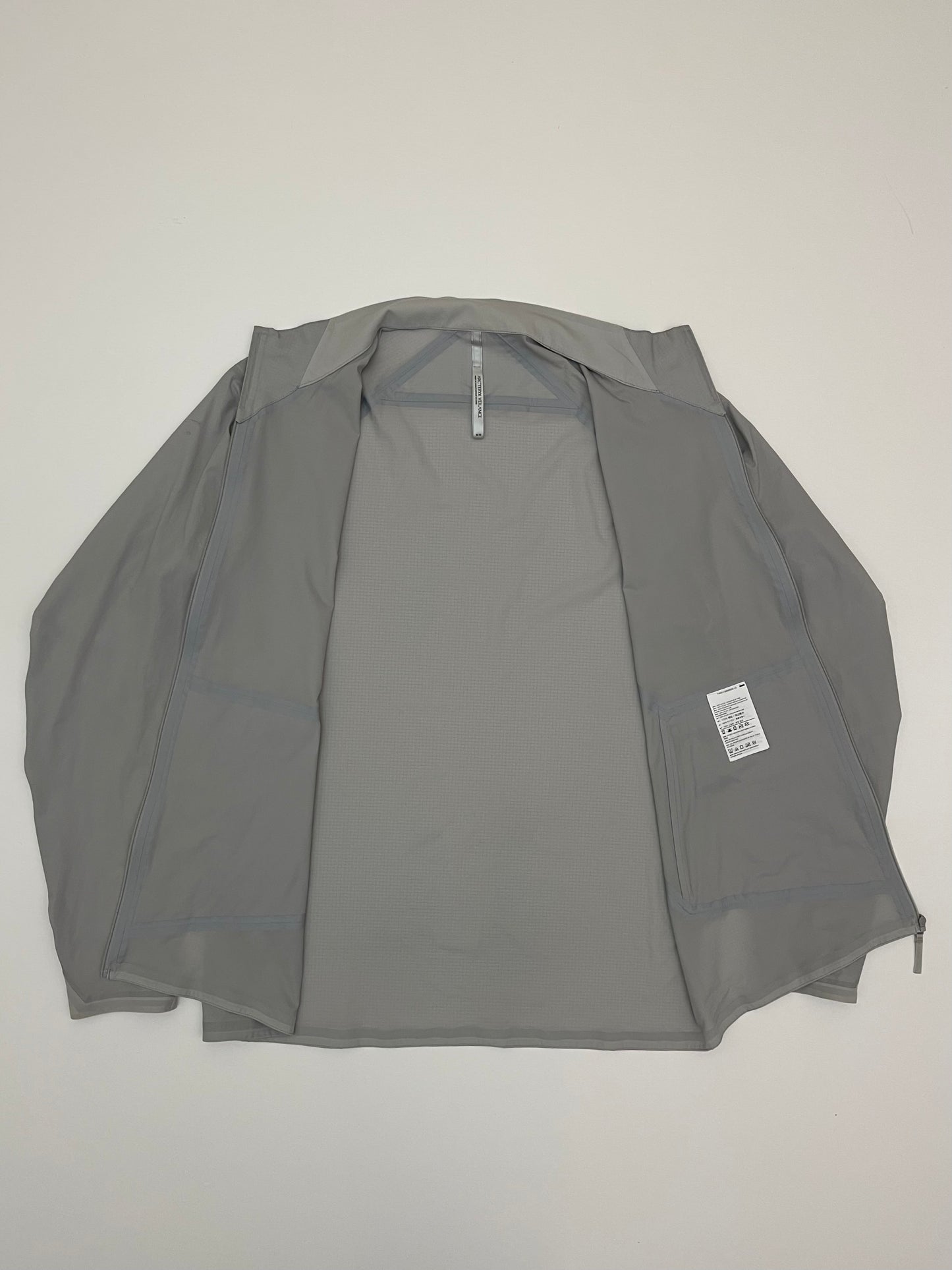 Arc’teryx Veilance Demlo Jacket Alloy Grey Men’s L Large