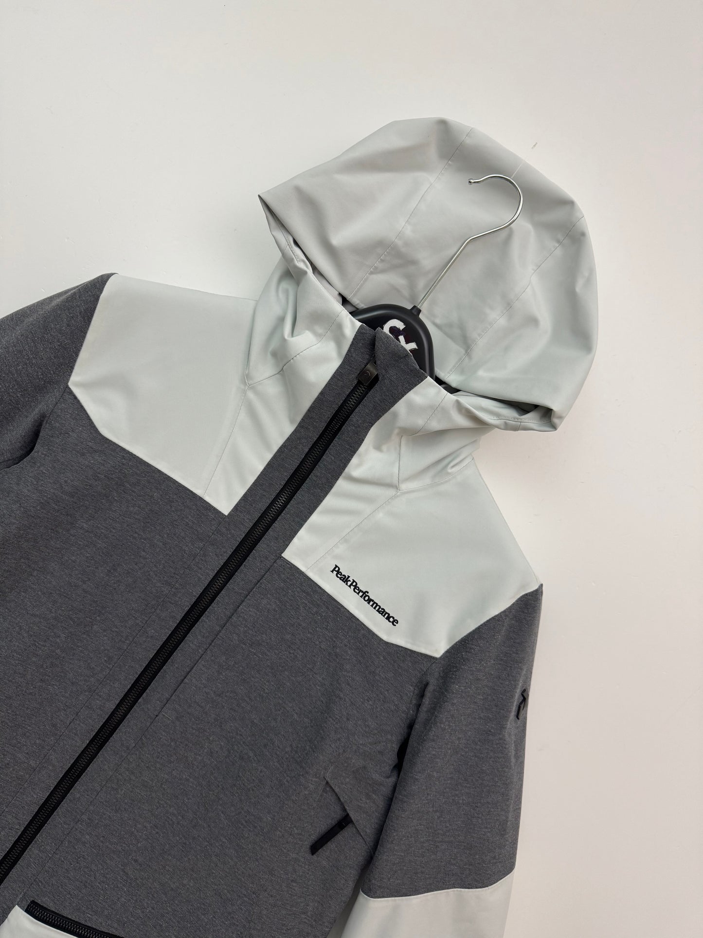 Peak Performance Balmaz Ski Jacket Women’s L Large Grey Two Tone Coat
