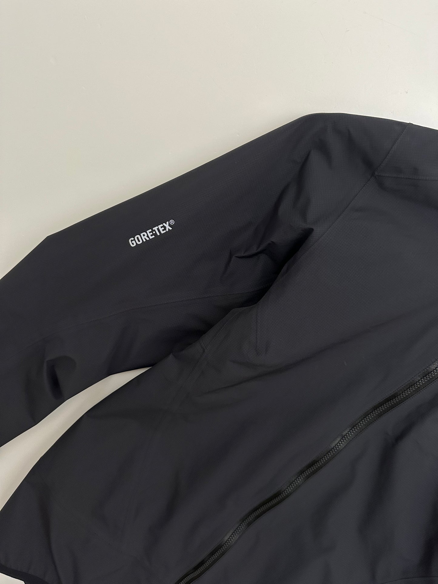 Arc’teryx Norvan Jacket Black Women’s S Small Gore-Tex