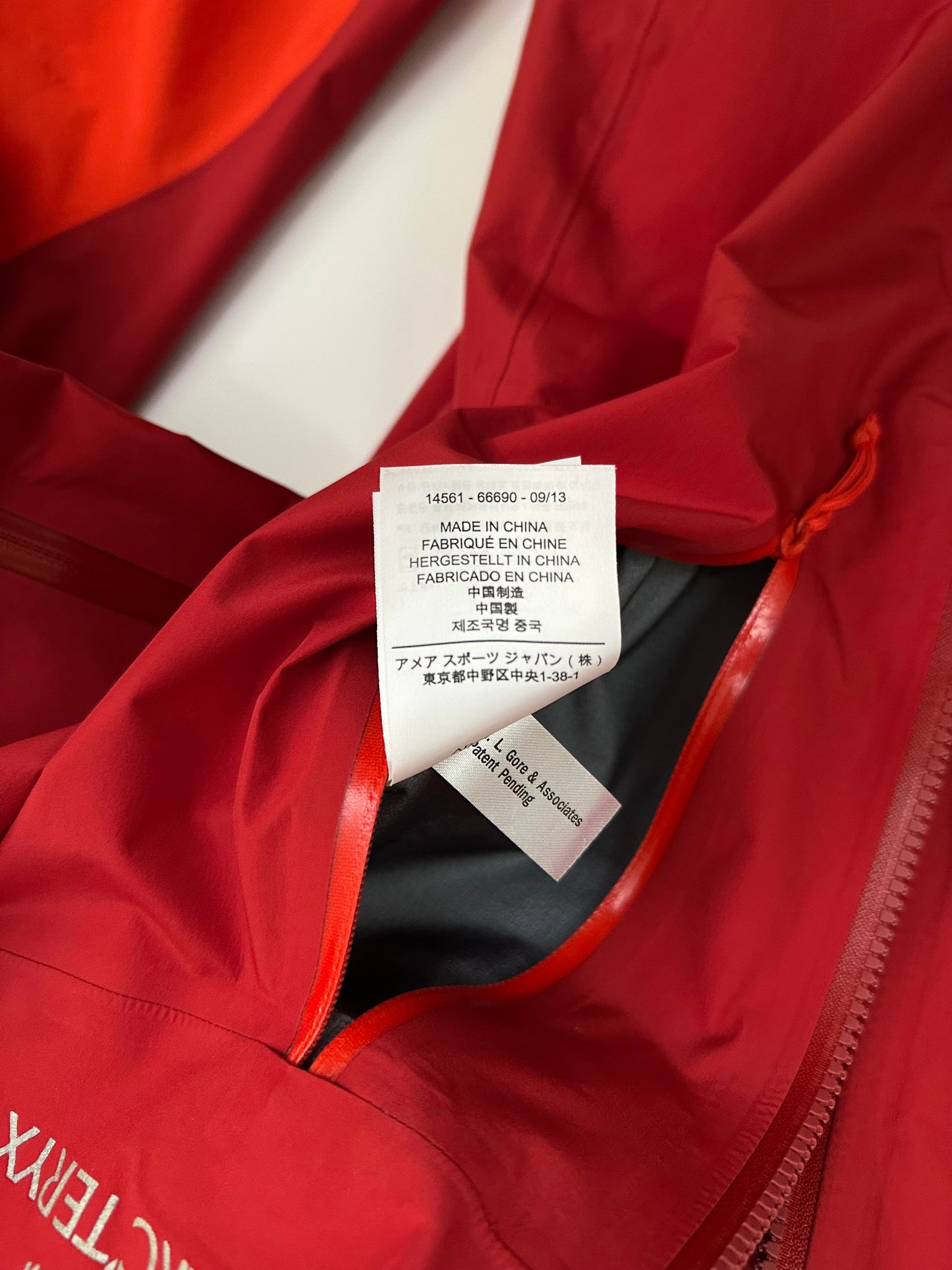 Arc'teryx Alpha AR Jacket Men's Size M Medium Cayenne / Magma Red GORE-TEX Pro