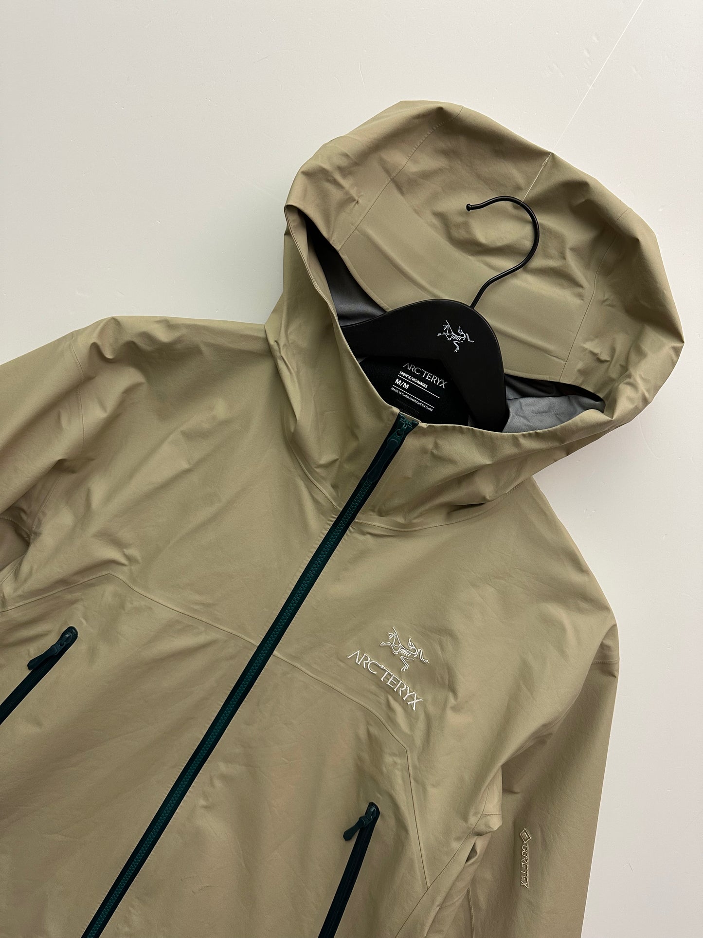 Arc’teryx Beta Jacket Wicker Men’s M Medium Gore-Tex