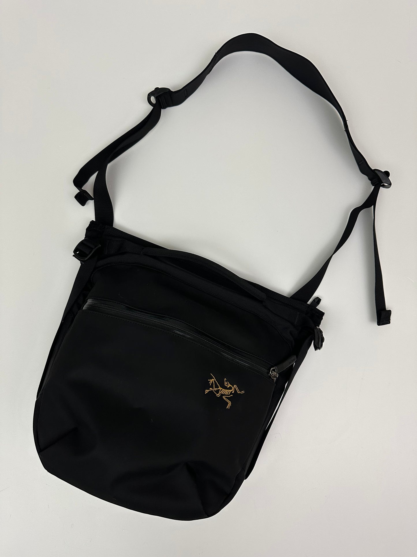 Arc’teryx Arro 8 Shoulder Bag 24K Black