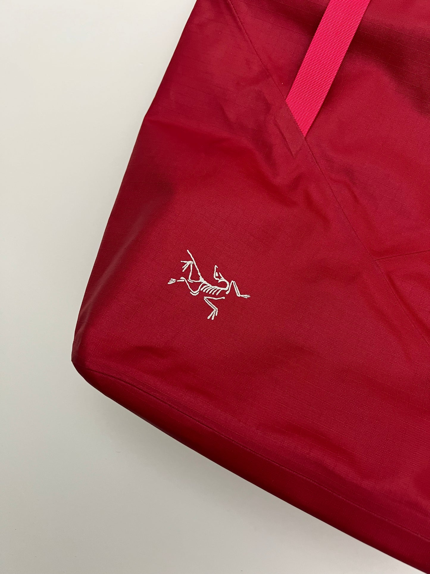 Arc’teryx Blanca 19 Tote Bag Pink