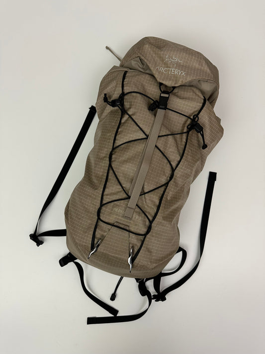 Arc’teryx Alpha SL 23 Backpack Smoke Bluff