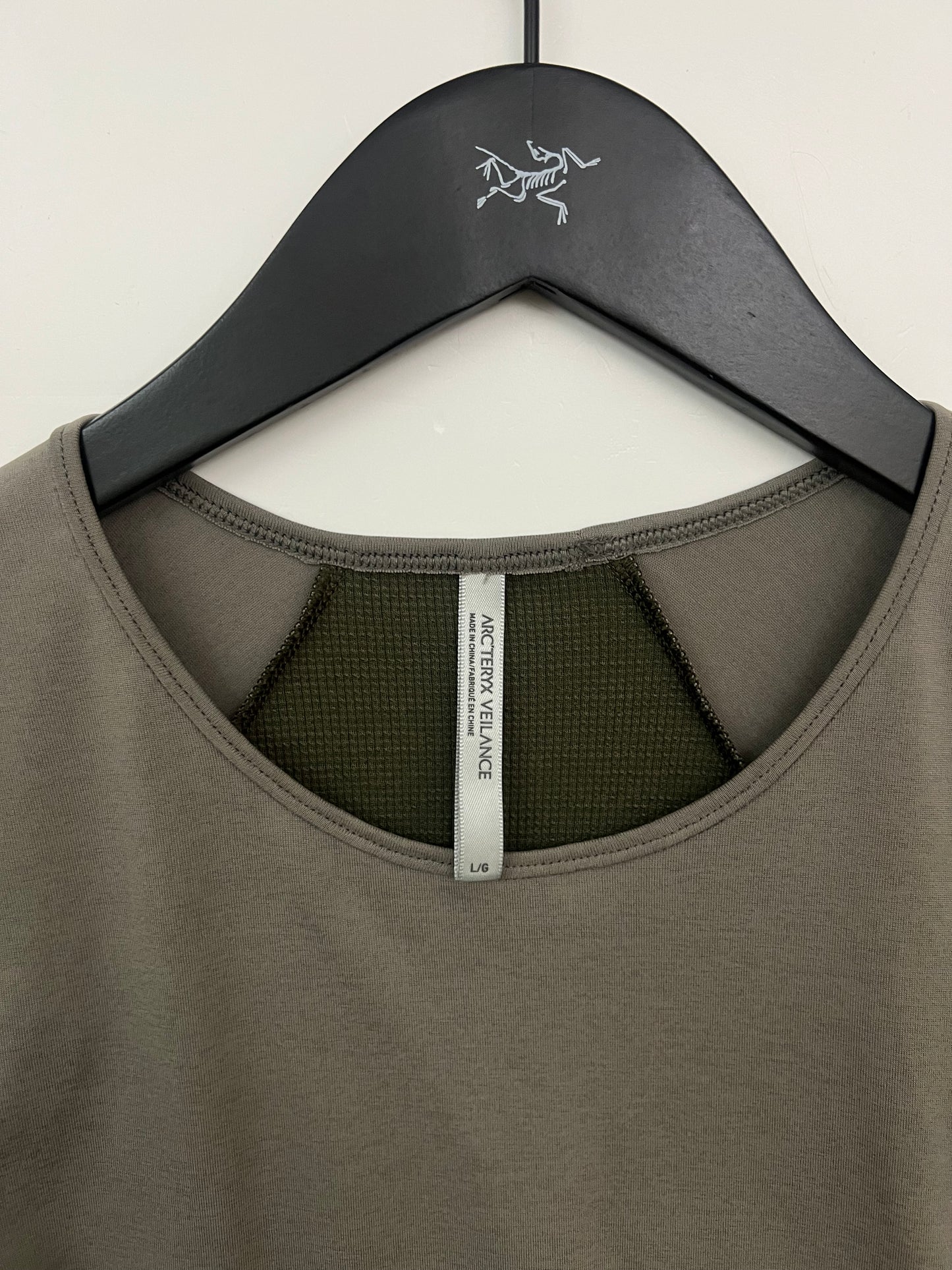 Arc’teryx Veilance Cevian Comp SS Shirt Moondust & Olive Green Men’s L Large