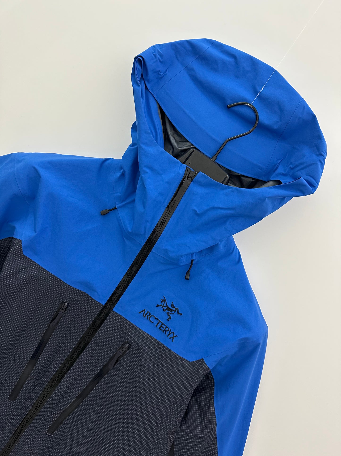 Arc’teryx Alpha Jacket Black Sapphire / Light Vitality Men’s XS Gore-Tex RECCO