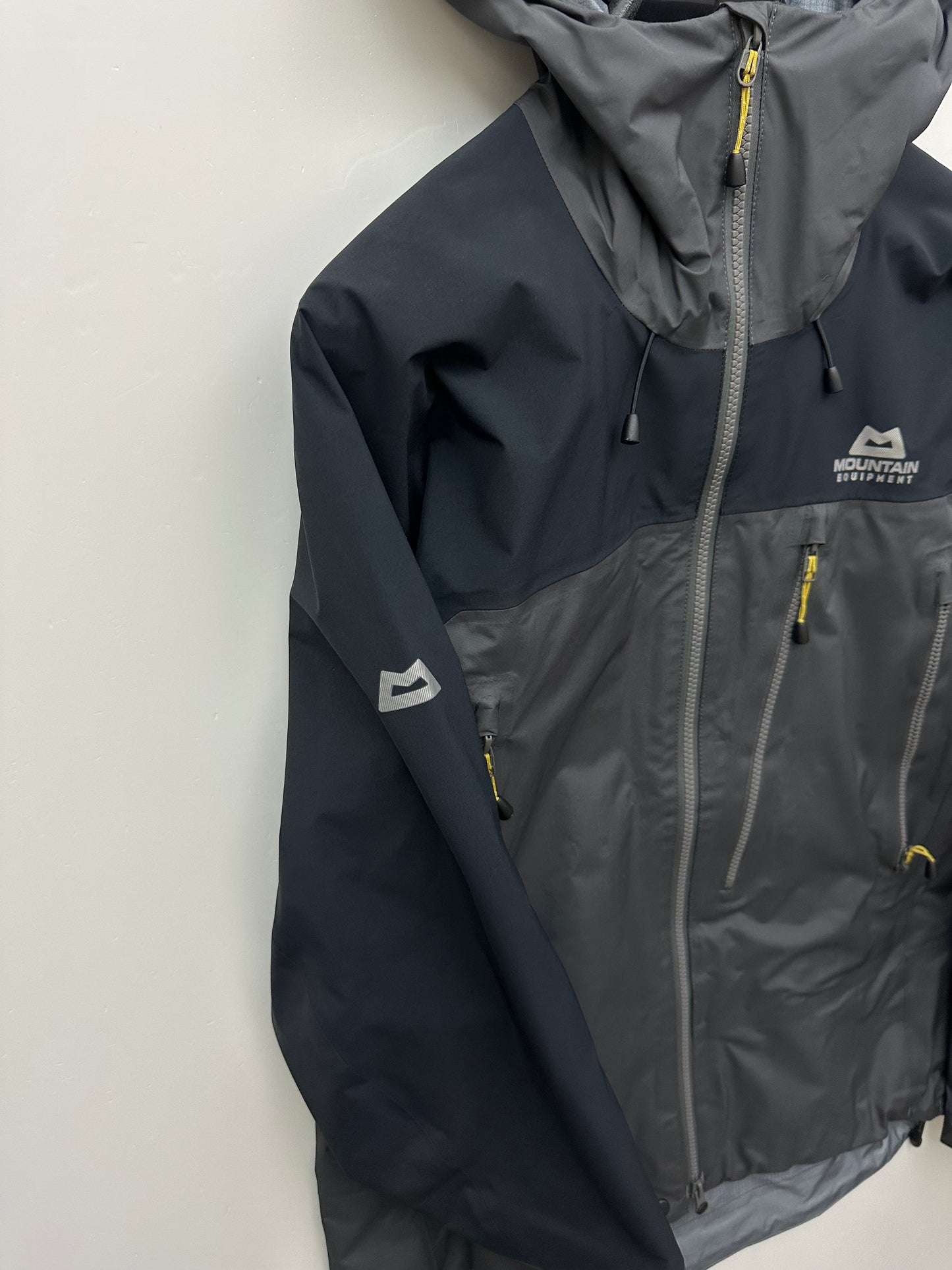 Mountain Equipment Lhotse Jacket Anvil Grey / Black Men's M Gore-Tex Pro