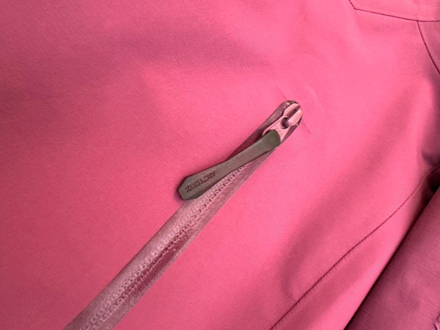 Arc’teryx Beta SL Hybrid Jacket Pink Women’s XL Extra Large Gore-Tex