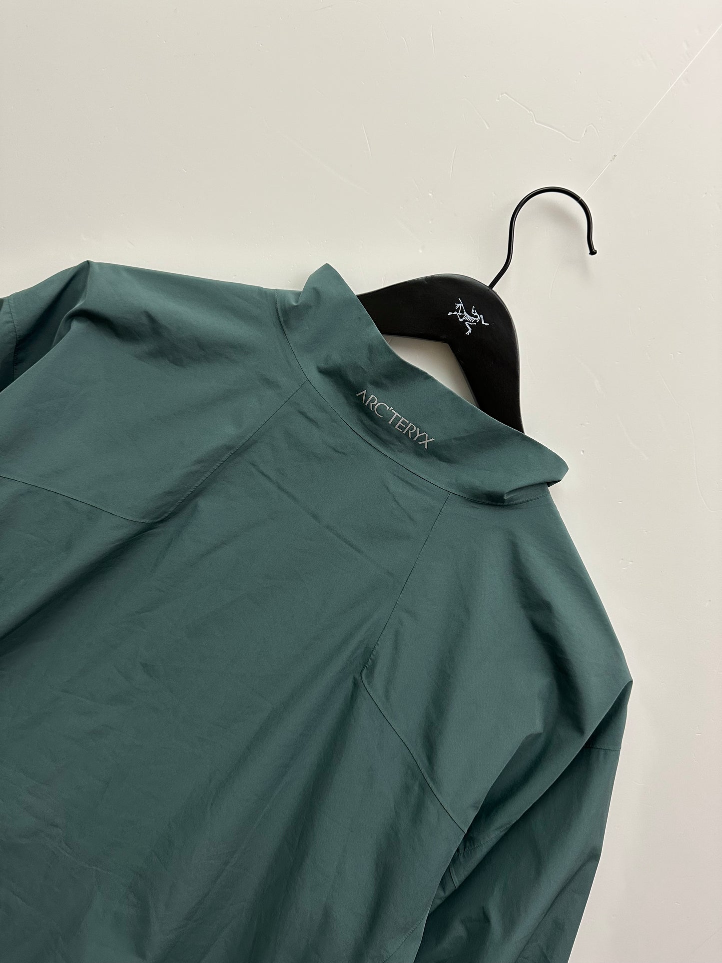 Arc’teryx Solano Jacket Boxcar Green Men’s XL Extra Large Gore-Tex Infinium