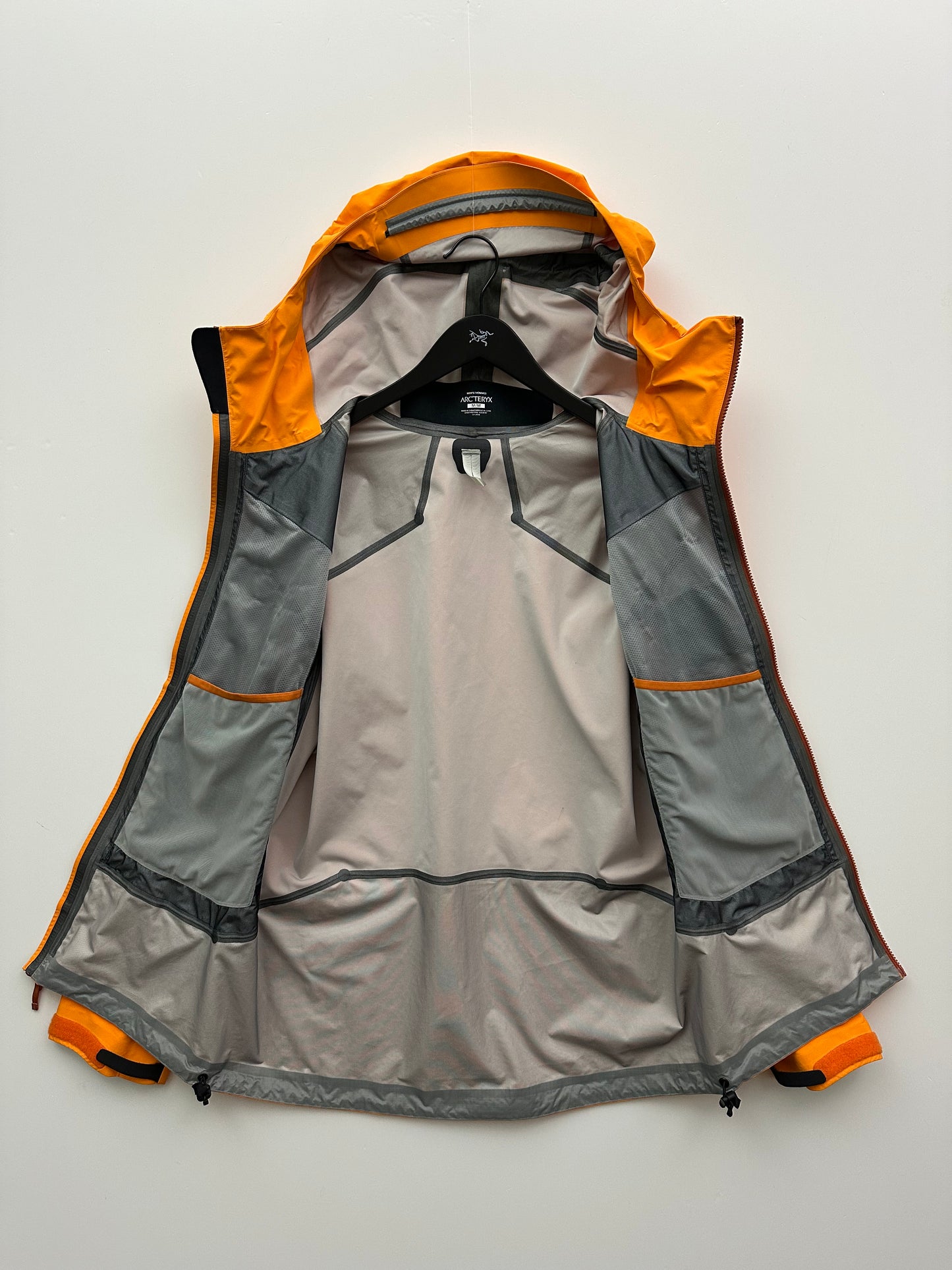 Arc’teryx Lithic Comp Jacket Orange Men's M Medium Gore-Tex RECCO