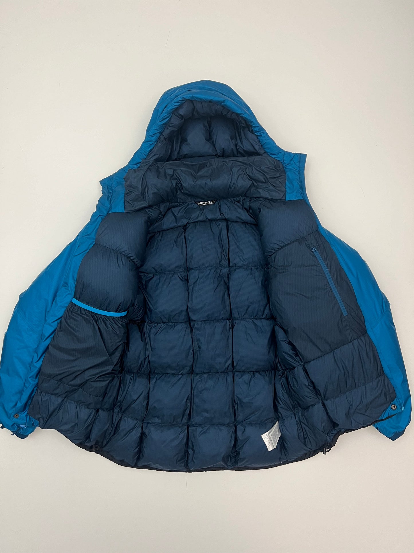 Arc’teryx Firebee AR Parka Macaw Blue Men’s S Small Gore-Tex Infinium