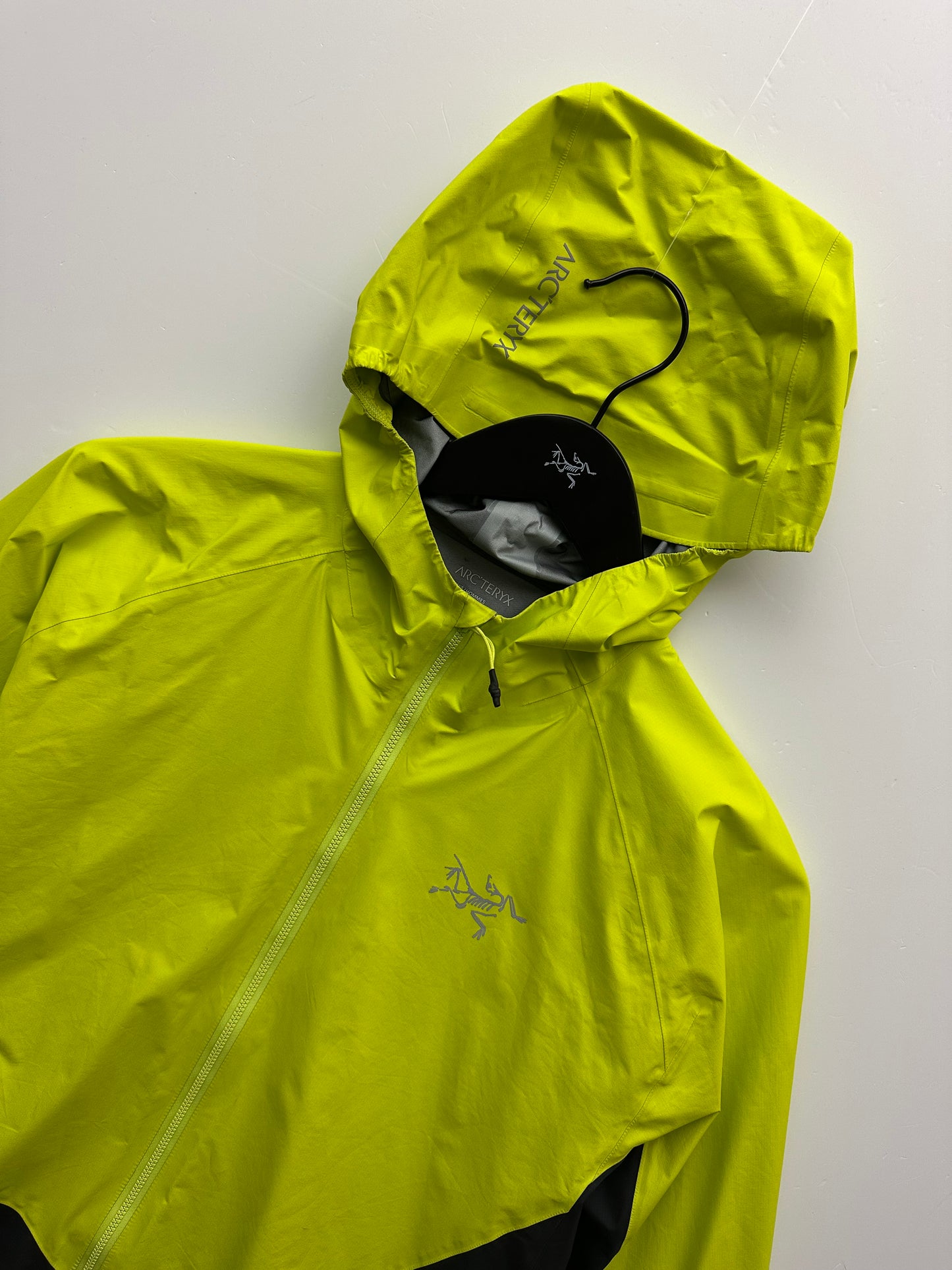 Arc’teryx Norvan Shell Jacket Sprint / Graphite Men’s M Medium Gore-Tex RECCO