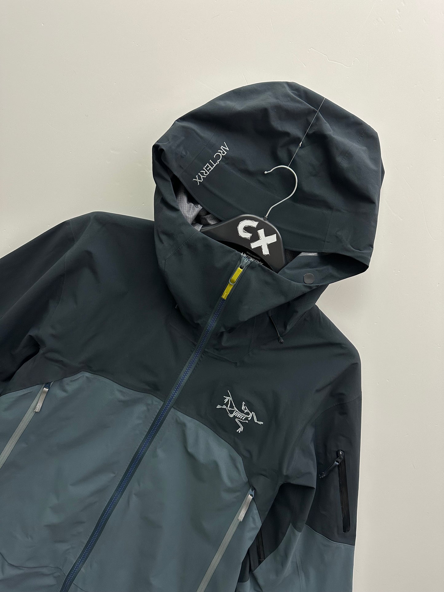 Arc’teryx Rush Jacket Mintaka Grey Men’s M Medium Gore-Tex Pro RECCO