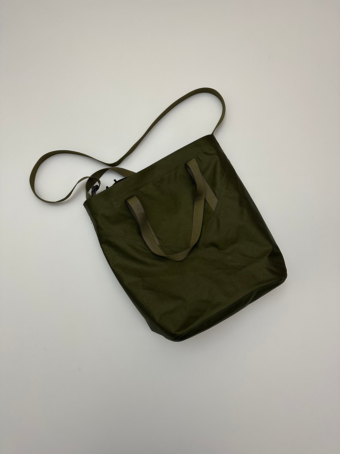 Arc’teryx Granville 18 Tote Bag Bushwhack Green