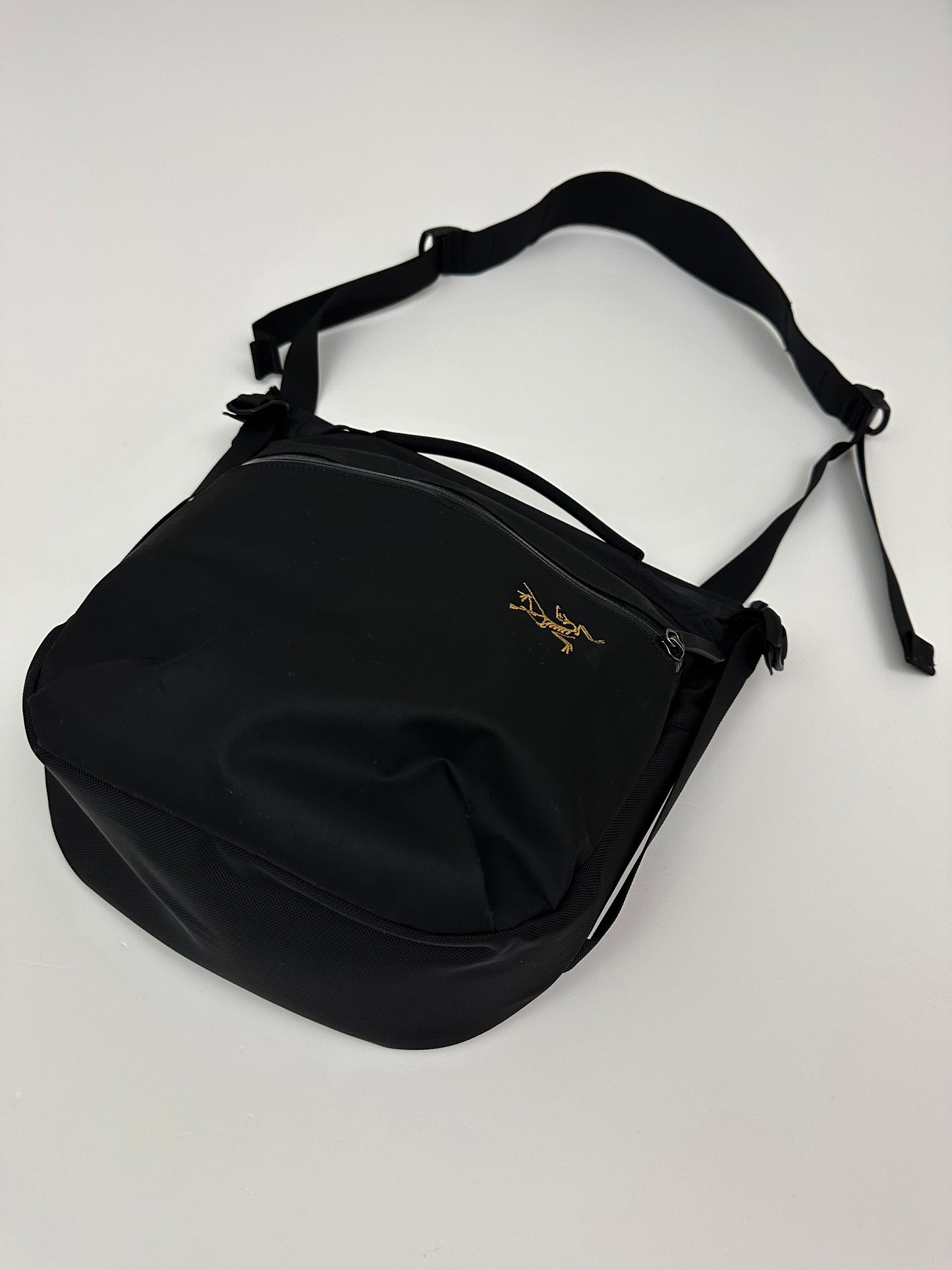 Arc’teryx Arro 8 Shoulder Bag 24K Black