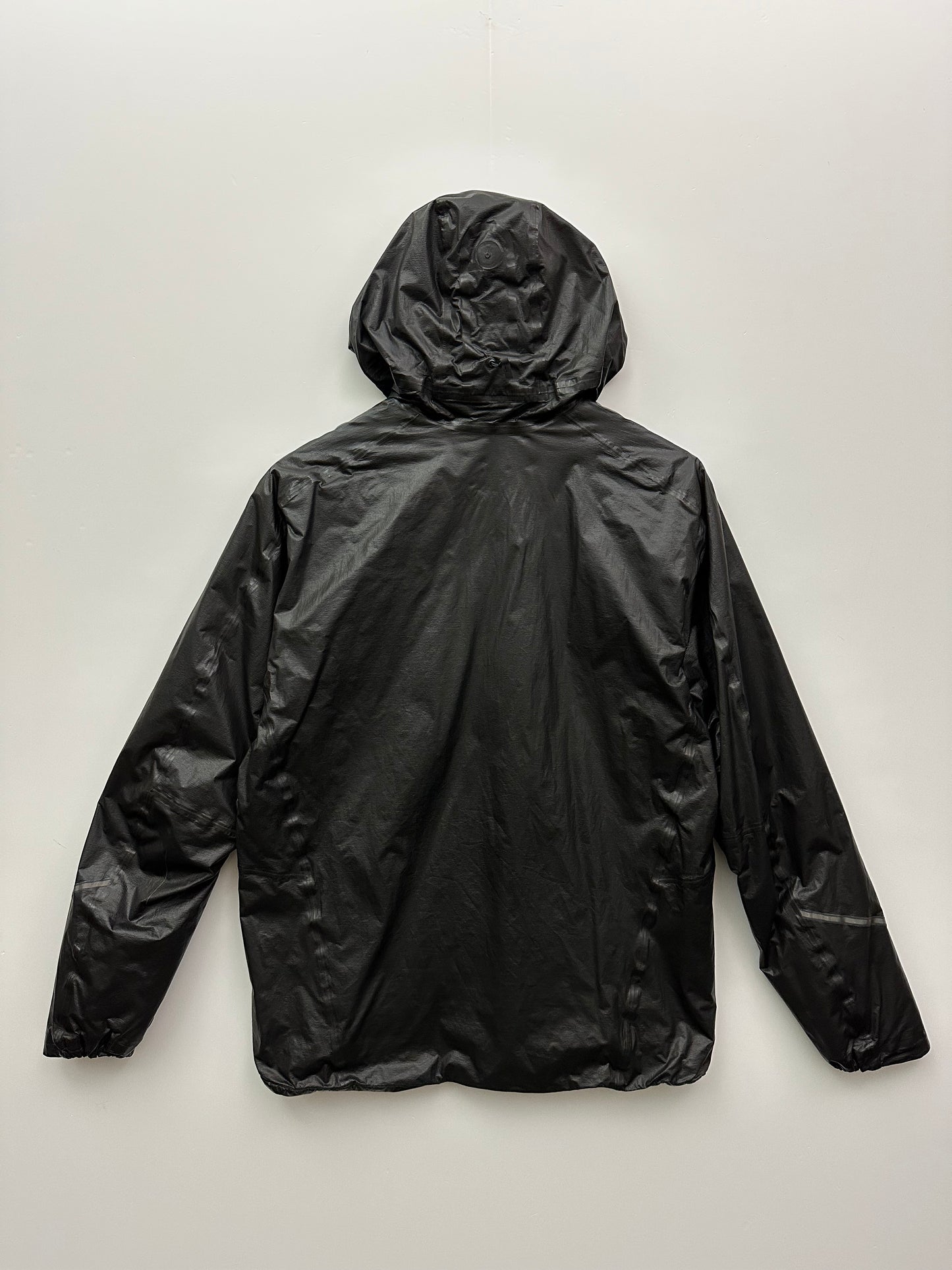 Arc’teryx Norvan SL Insulated Hoody Black / Red Men’s XL Extra Large Gore-Tex