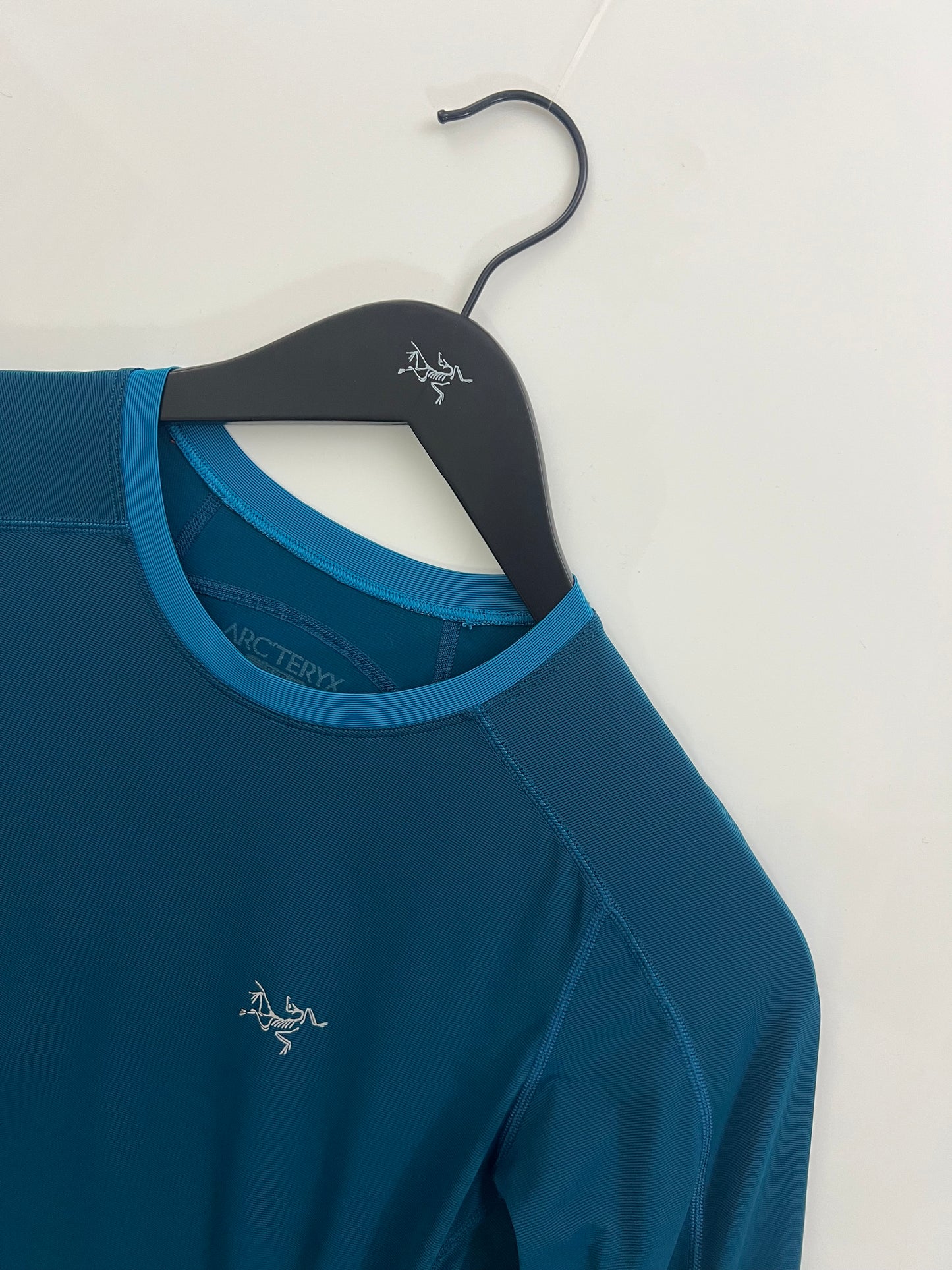 Arc’teryx Motus LS Crew Neck Blue Men’s S Small