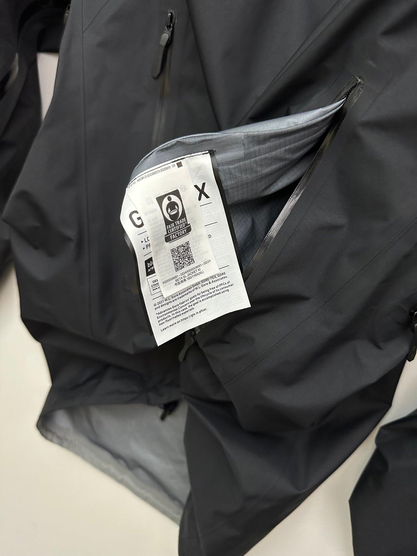 Arc’teryx Beta SL Jacket Black Men’s XL Extra Large Gore-Tex RECCO