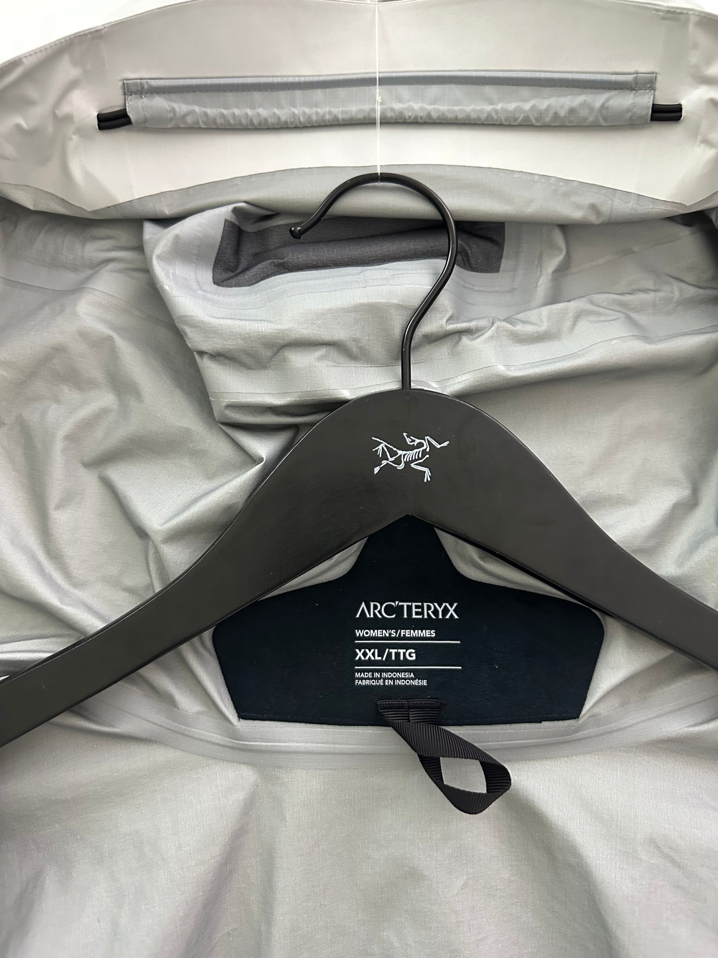 Arc’teryx Alpha Jacket Solitude Grey Women’s XXL Gore-Tex Pro RECCO