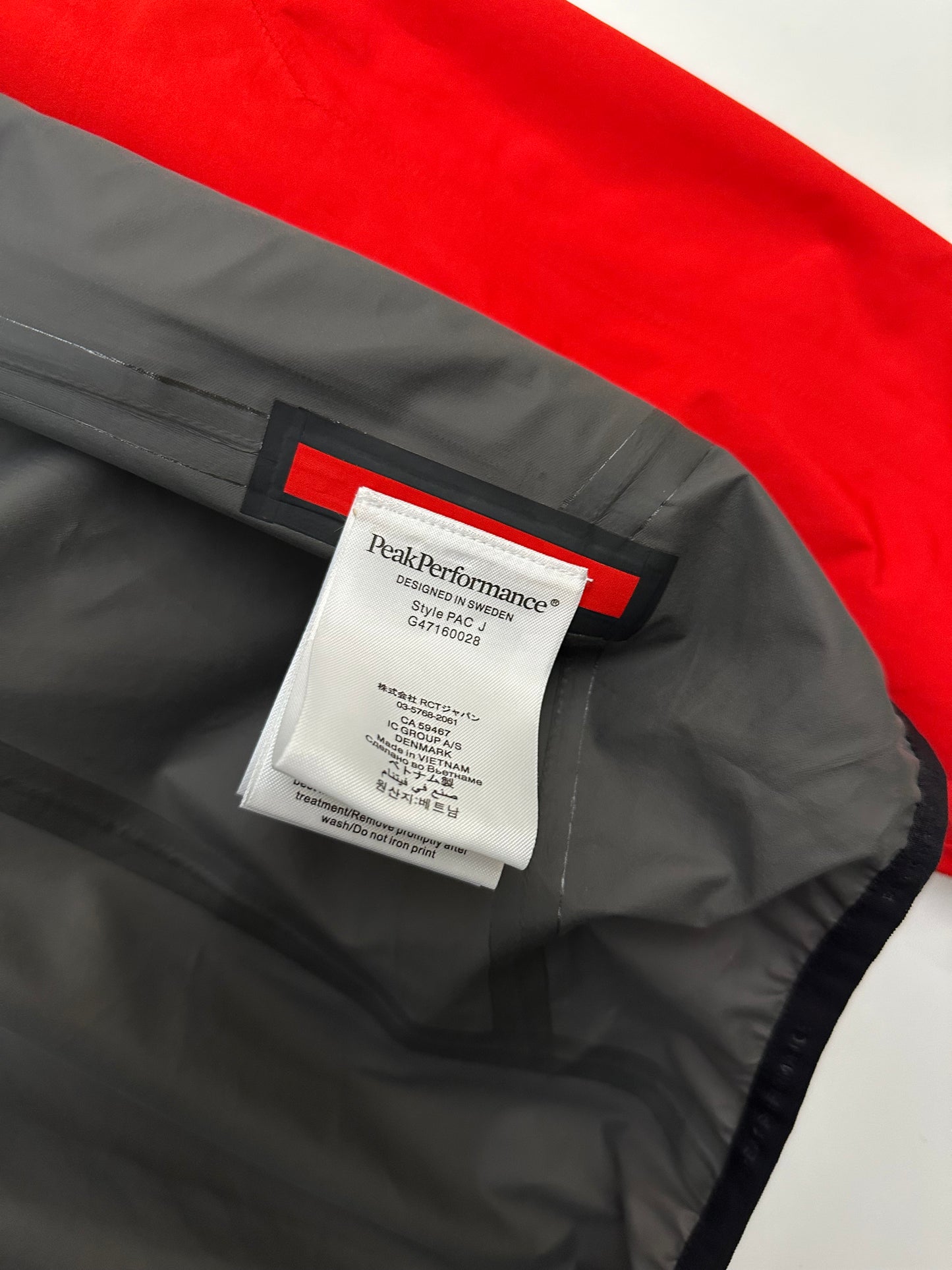 Peak Performance Commuter Shell Jacket Men's L Large Vibrant Red Gore-Tex
