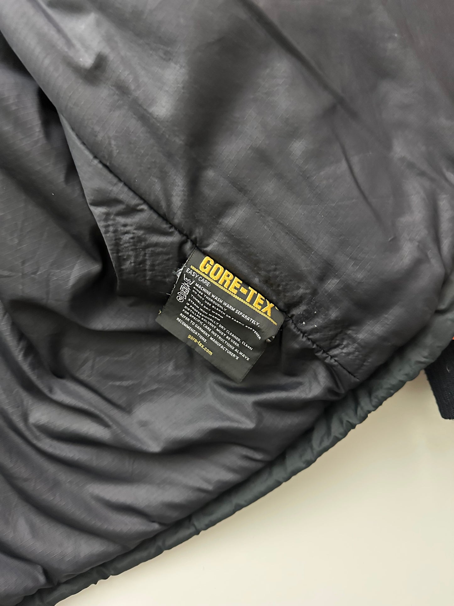 Arc’teryx Fission AR Jacket Yam Orange Men’s L Large Gore-Tex Primaloft