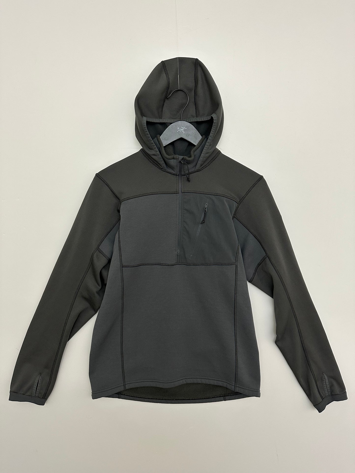 Arc’teryx LEAF Naga Hoody Gen 3 Wolf Grey Men’s M Medium