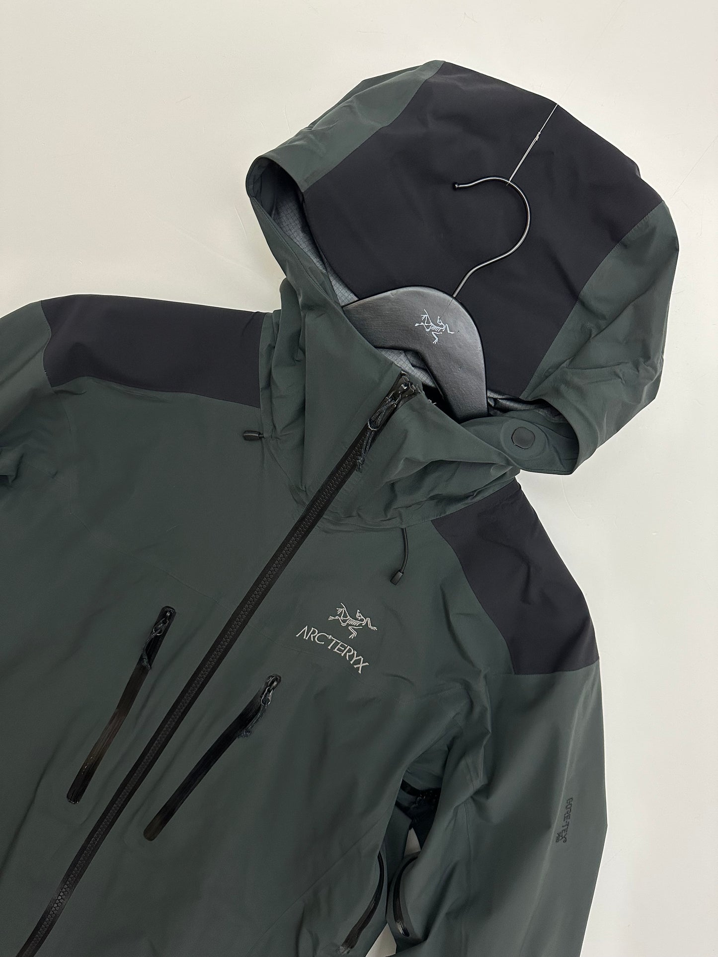 Arc’teryx Alpha AR Jacket Graphite Grey Men’s S Small Gore-Tex Pro