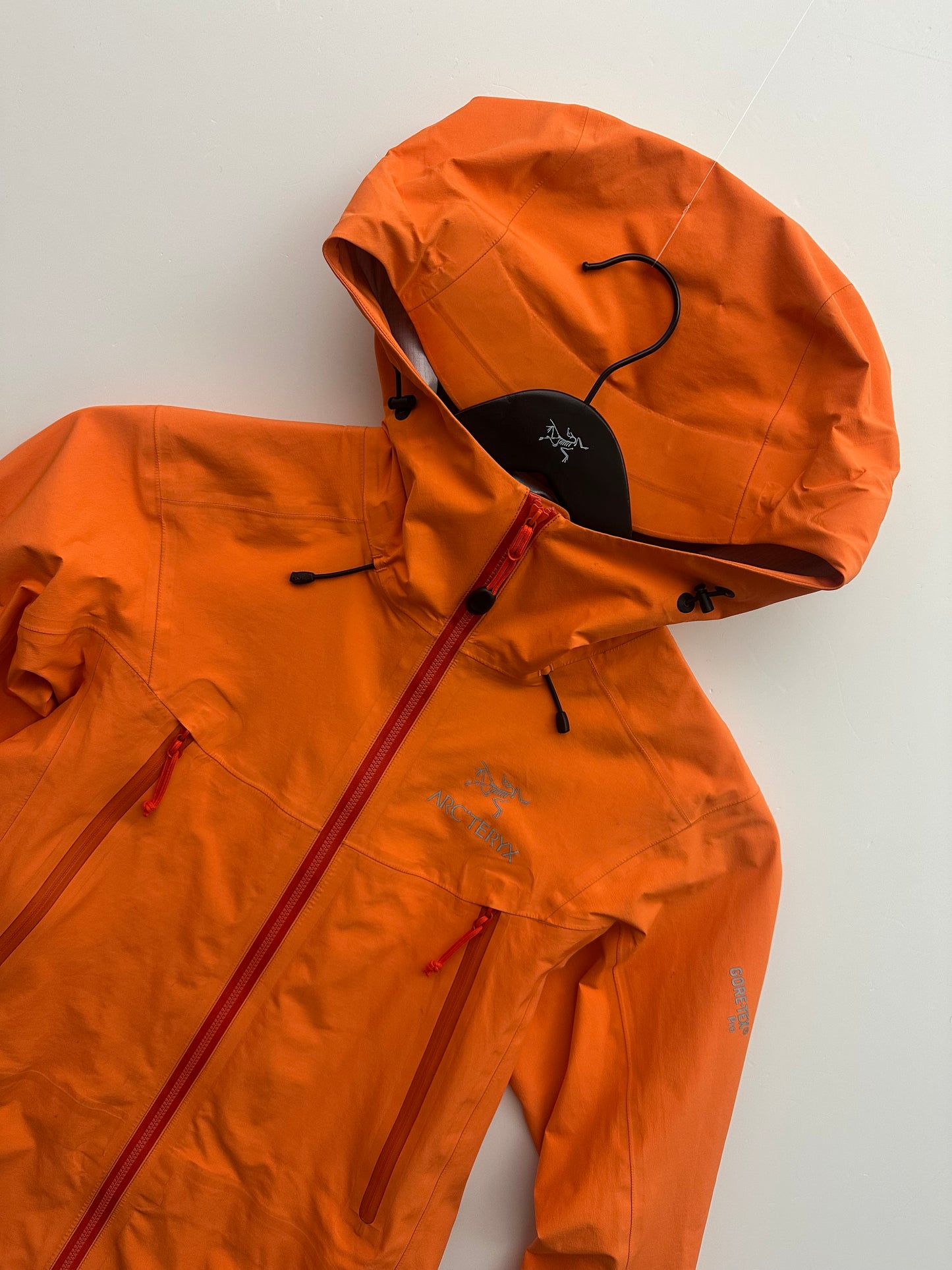 Arc’teryx Beta LT Jacket Orange Women’s S Small Gore-Tex Pro Edition