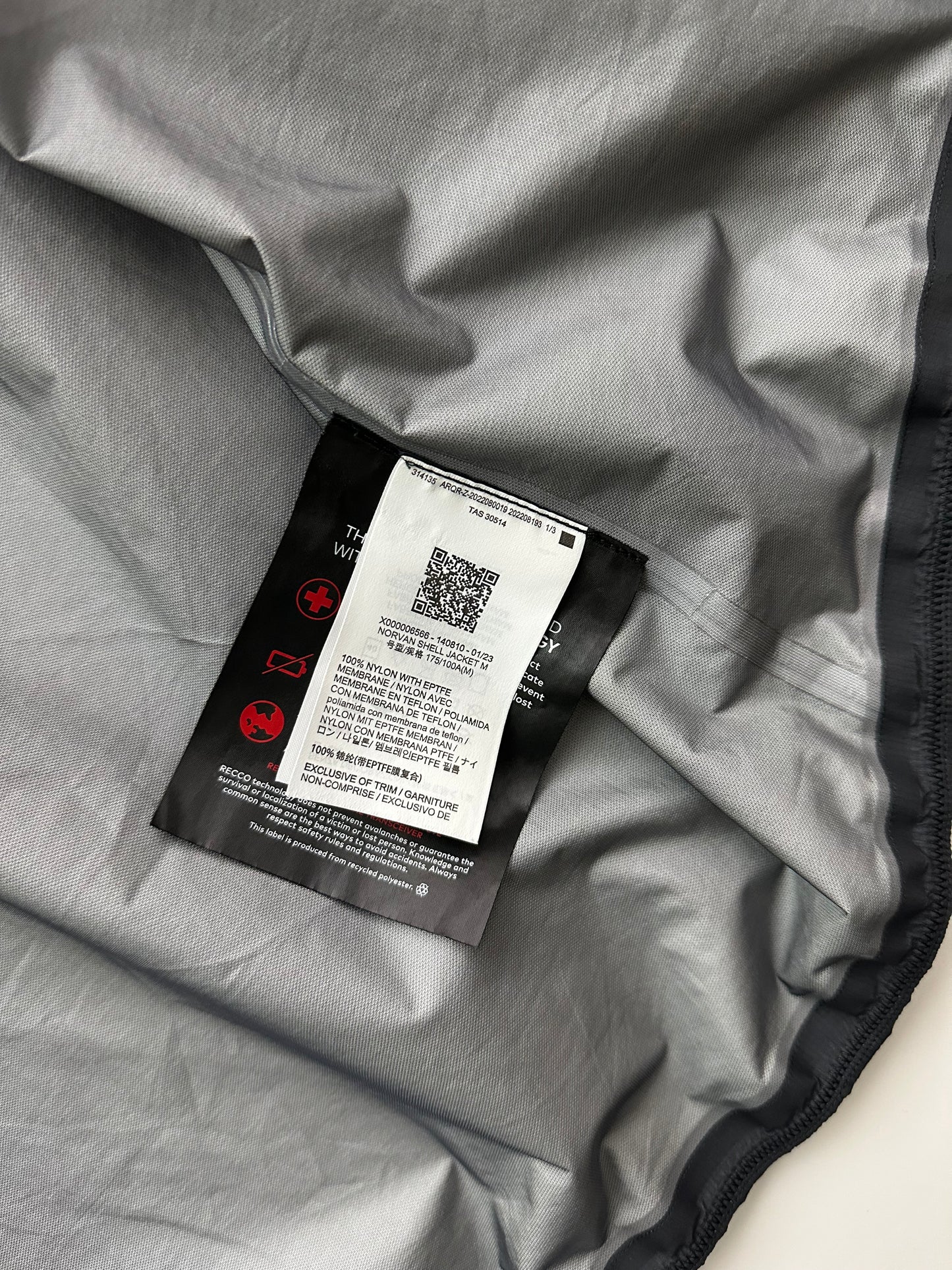 Arc’teryx Norvan Shell Jacket Sprint / Graphite Men’s M Medium Gore-Tex RECCO