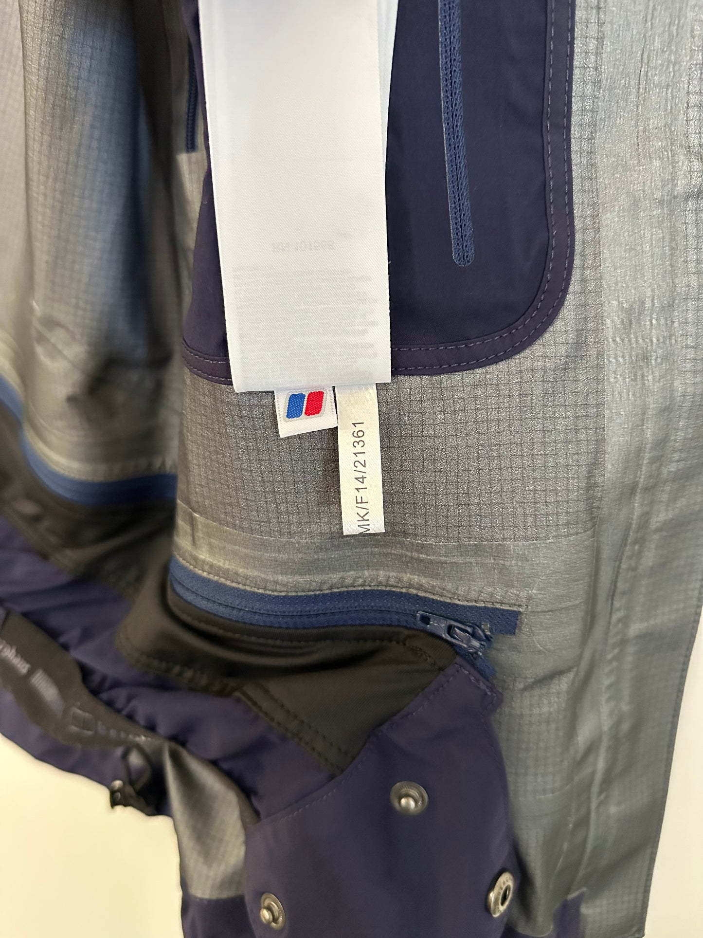 Berghaus Antelao II Jacket Dusk Blue Women's S Small Gore-Tex Pro